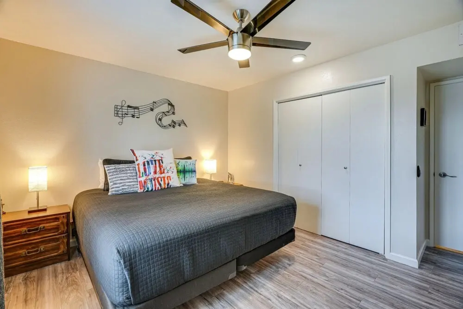 Sun Valley Home w/ Screened Porch & Gas Grill!