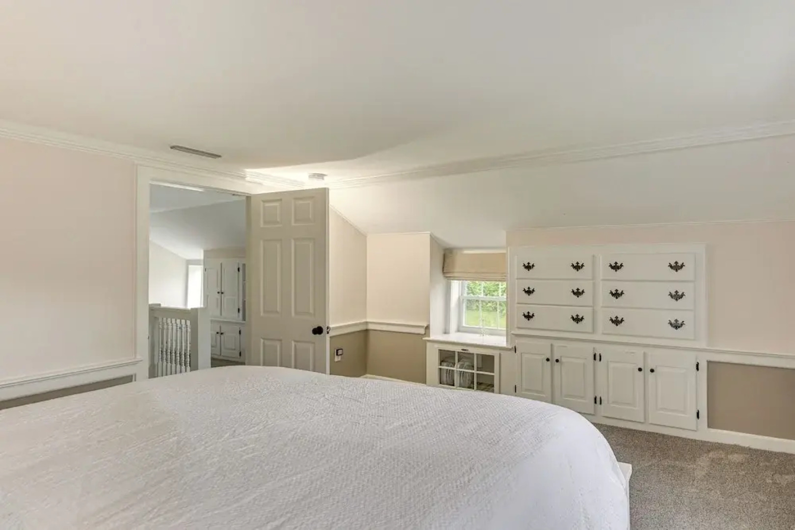 Cottage-chic Retreat < 1 Mi to Connecticut River!