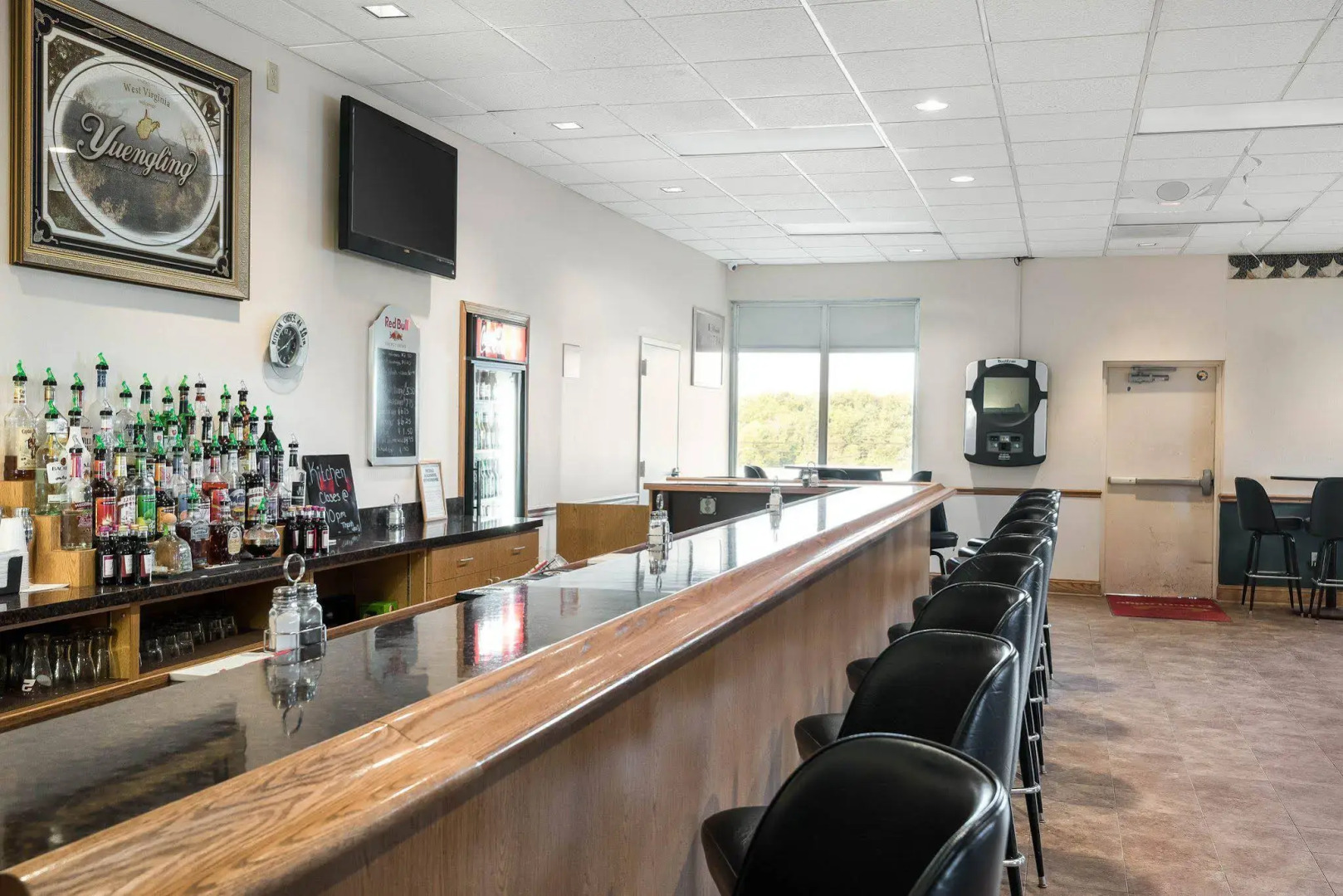 Econo Lodge Inn & Suites Triadelphia - Wheeling