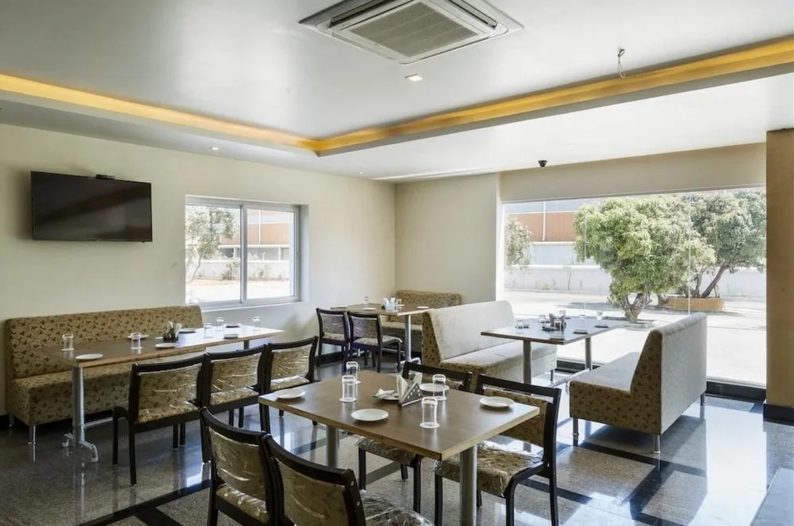 R G Hotels and Resort