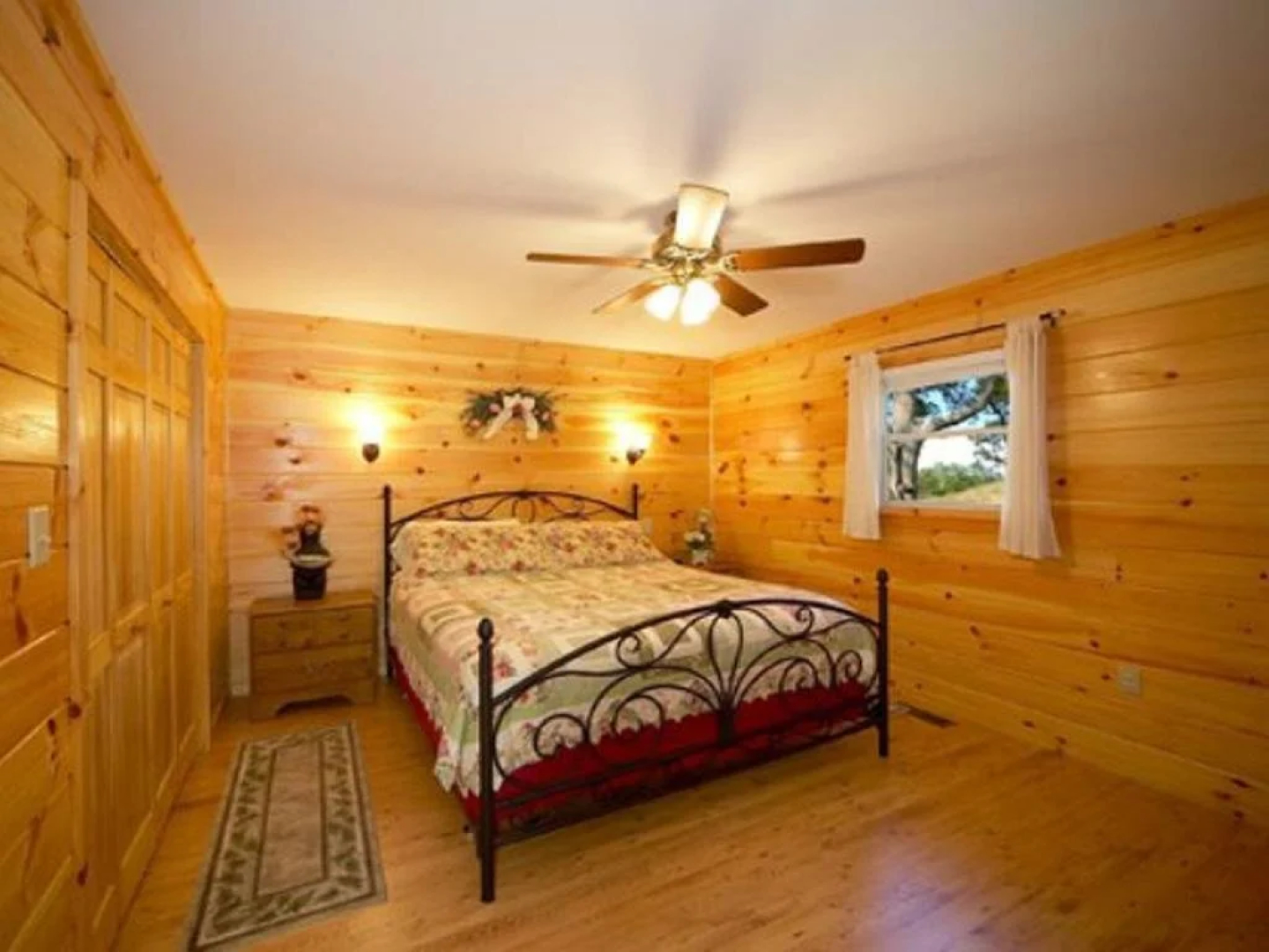 A Slice of Heaven 2 Br cabin by RedAwning