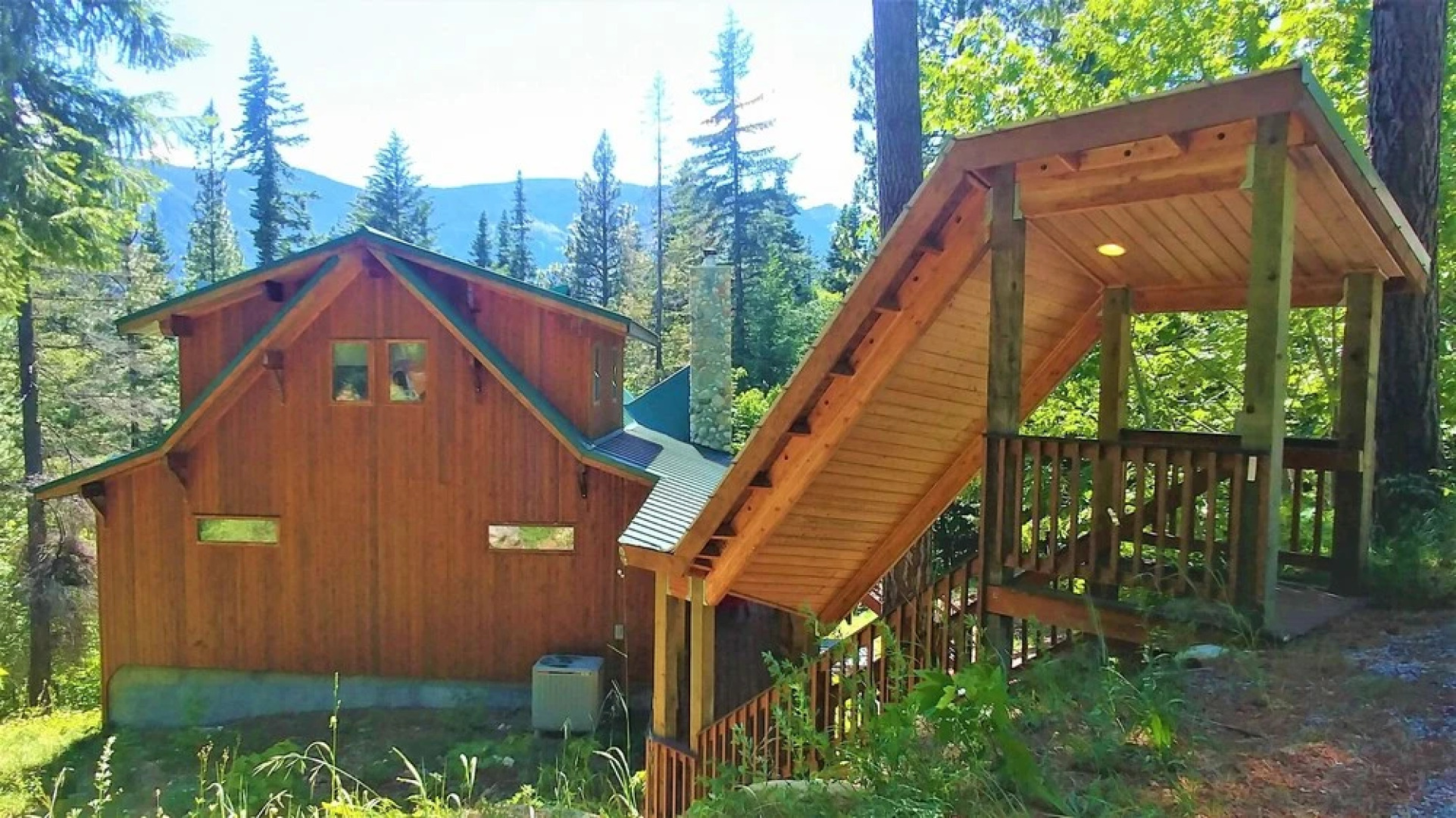 Timber View Lodge - Three Bedroom Home with Hot Tub