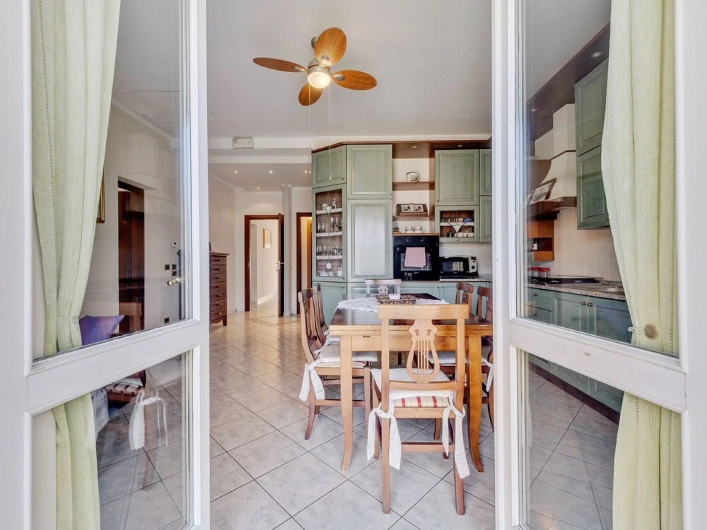 Traditional Apartment in Monte Isola near Lake Beach