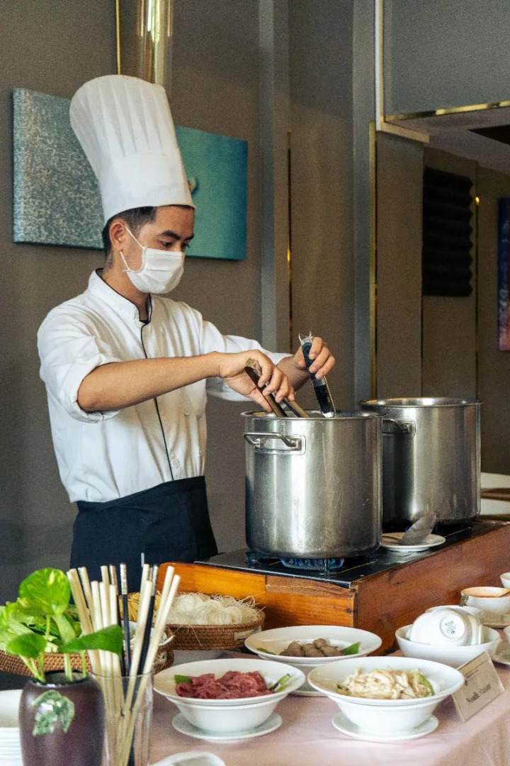 Frangipani Royal Palace Hotel