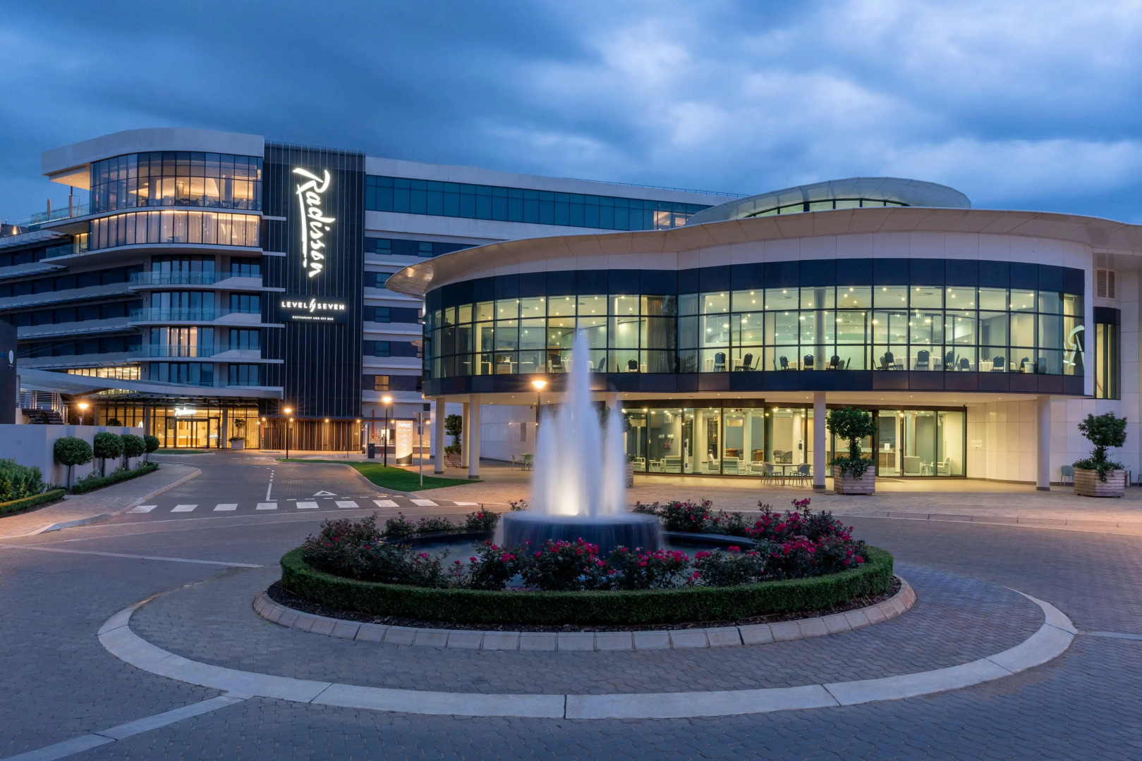 Radisson Hotel and Convention Centre OR Tambo Airport