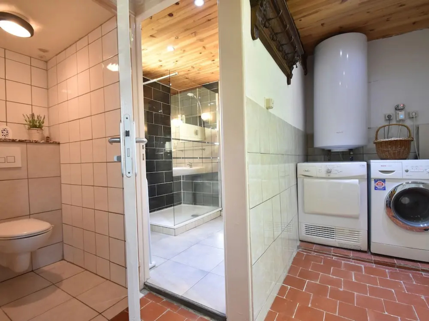 Farmhouse in Fours With Courtyard, Terrace, Fenced Garden