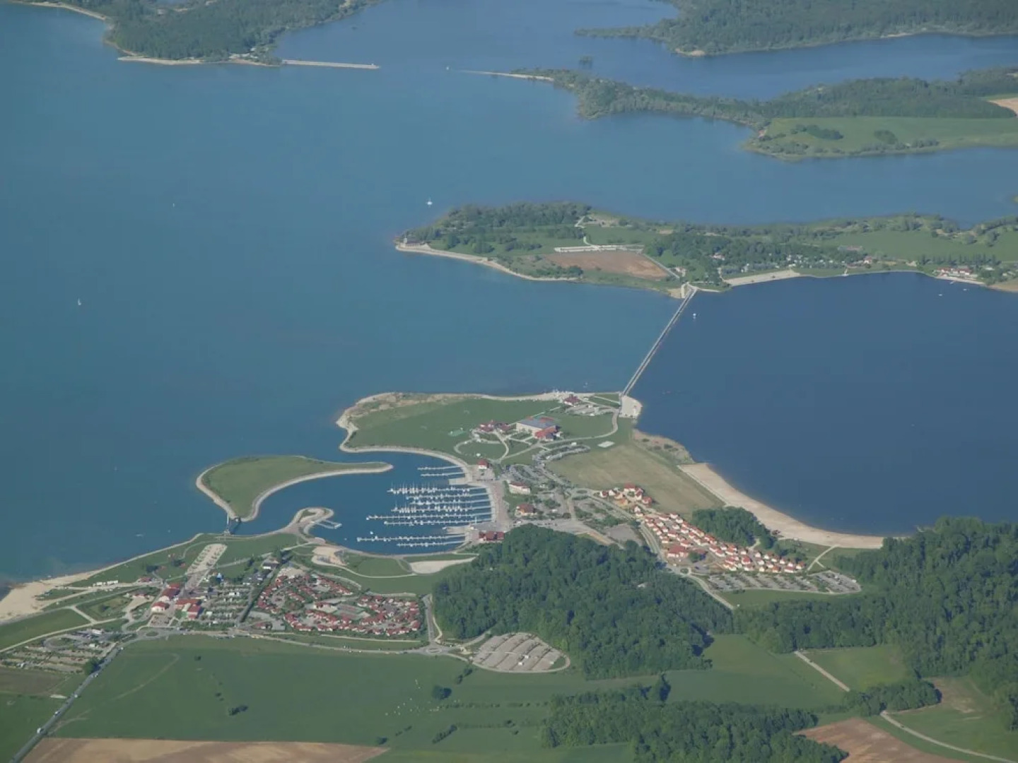 Semi-detached Chalet With a Terrace 100 m. From the Beach