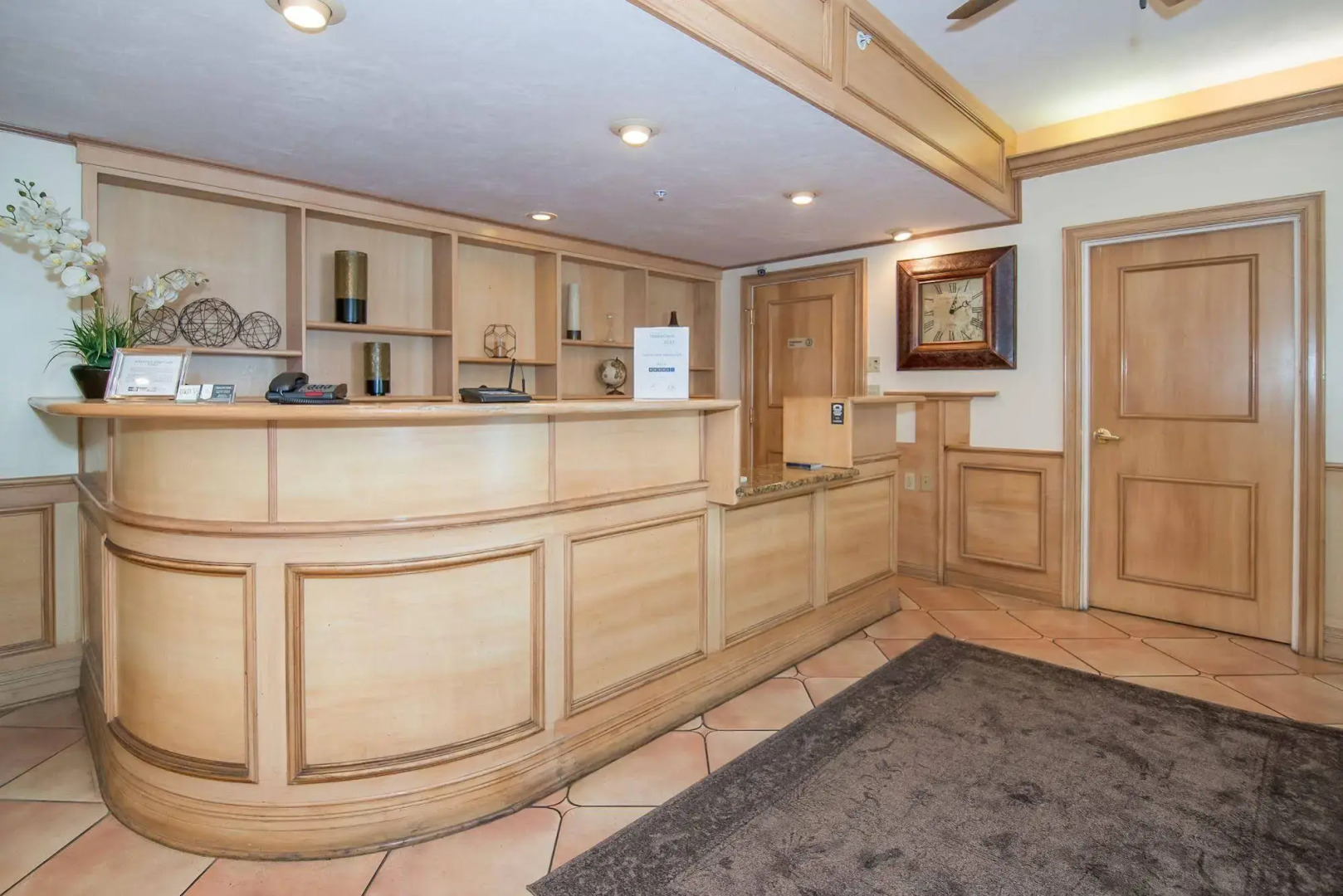 Naples Park Central Hotel