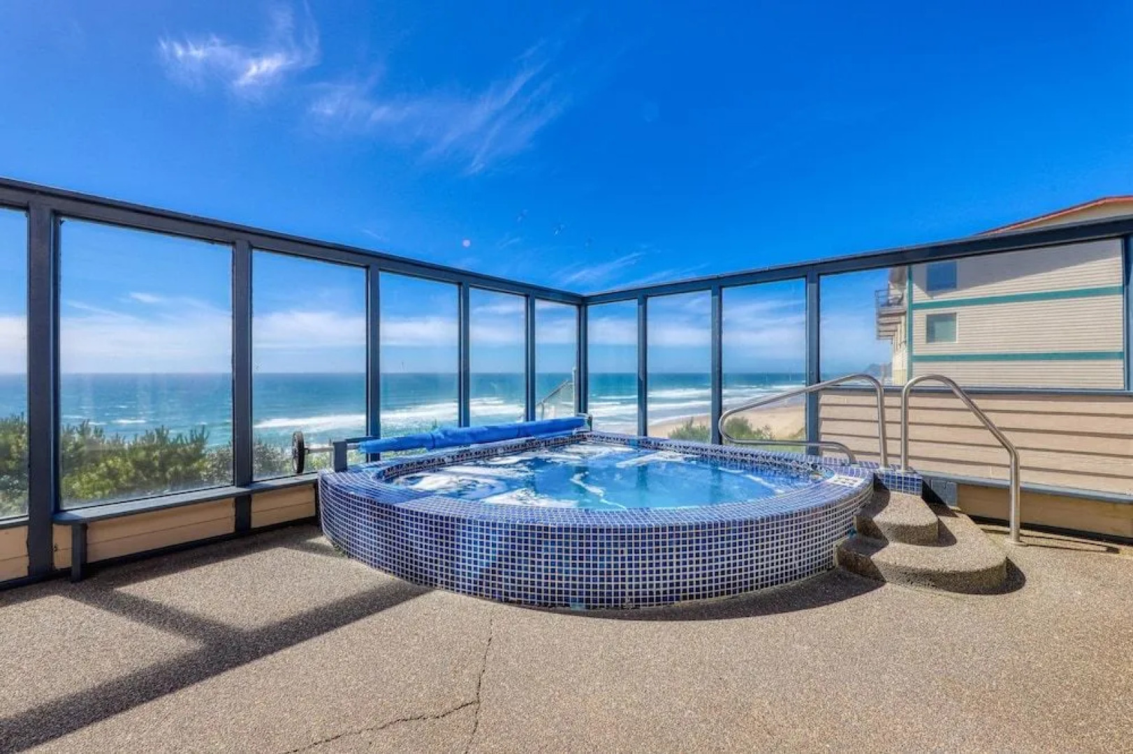 Seahorse Oceanfront Lodge