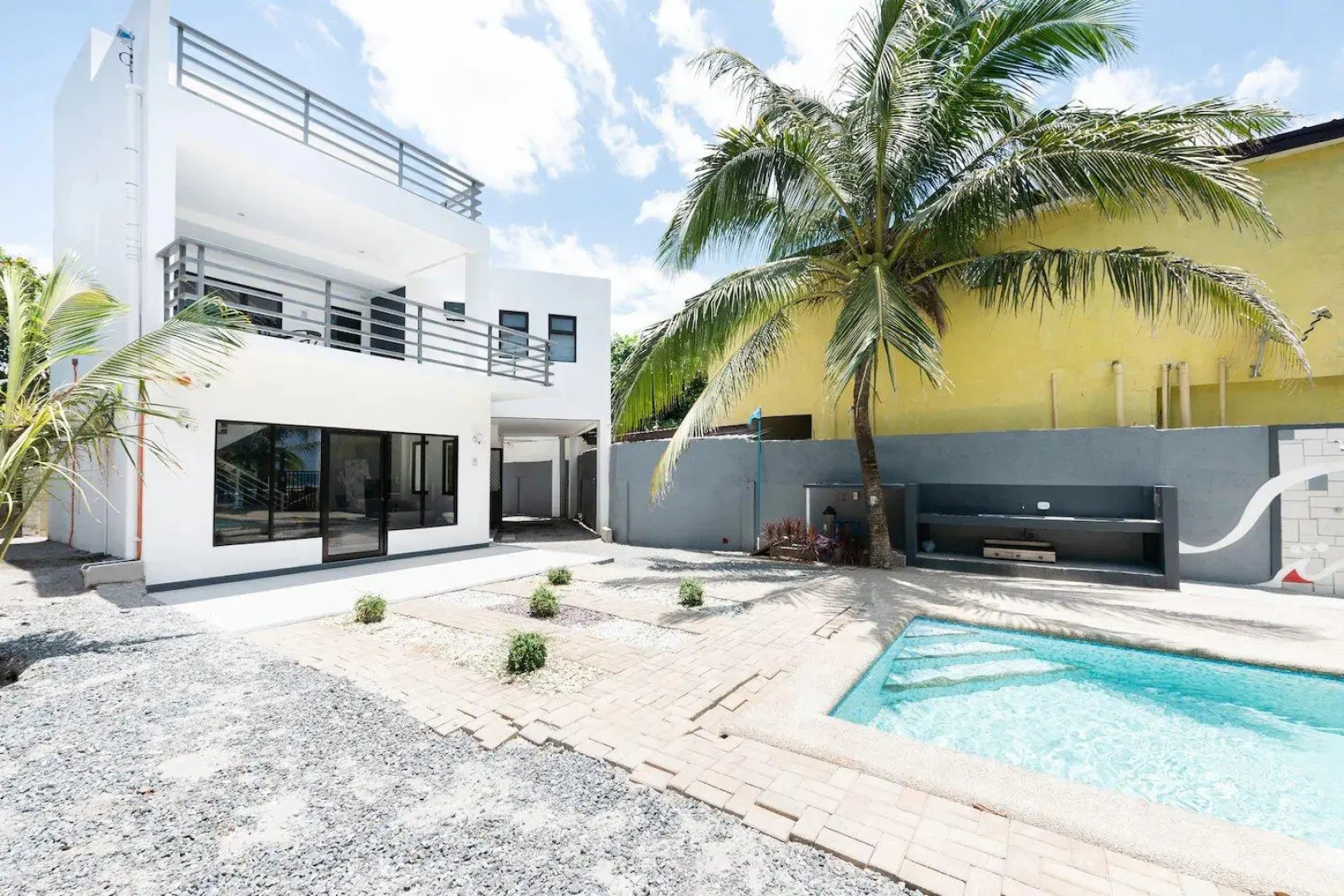 OYO 194 Treasure Point Bataan