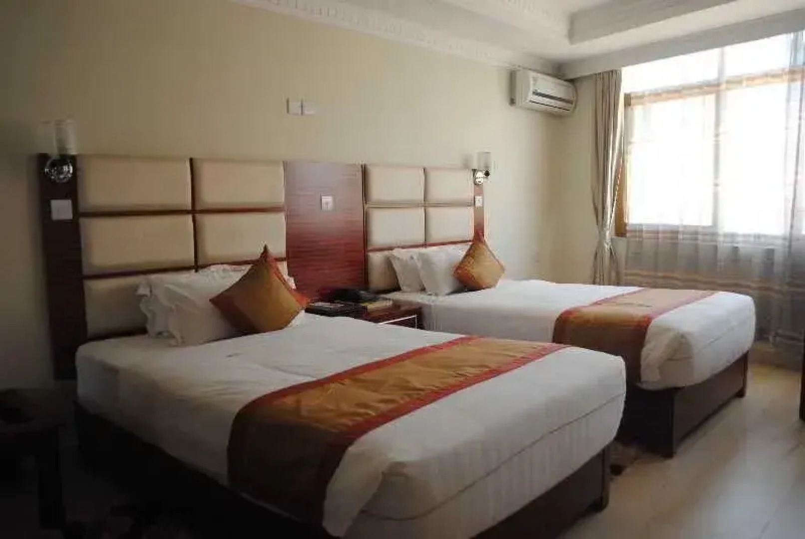 Tiffany Diamond Hotel Indira Gandhi Street