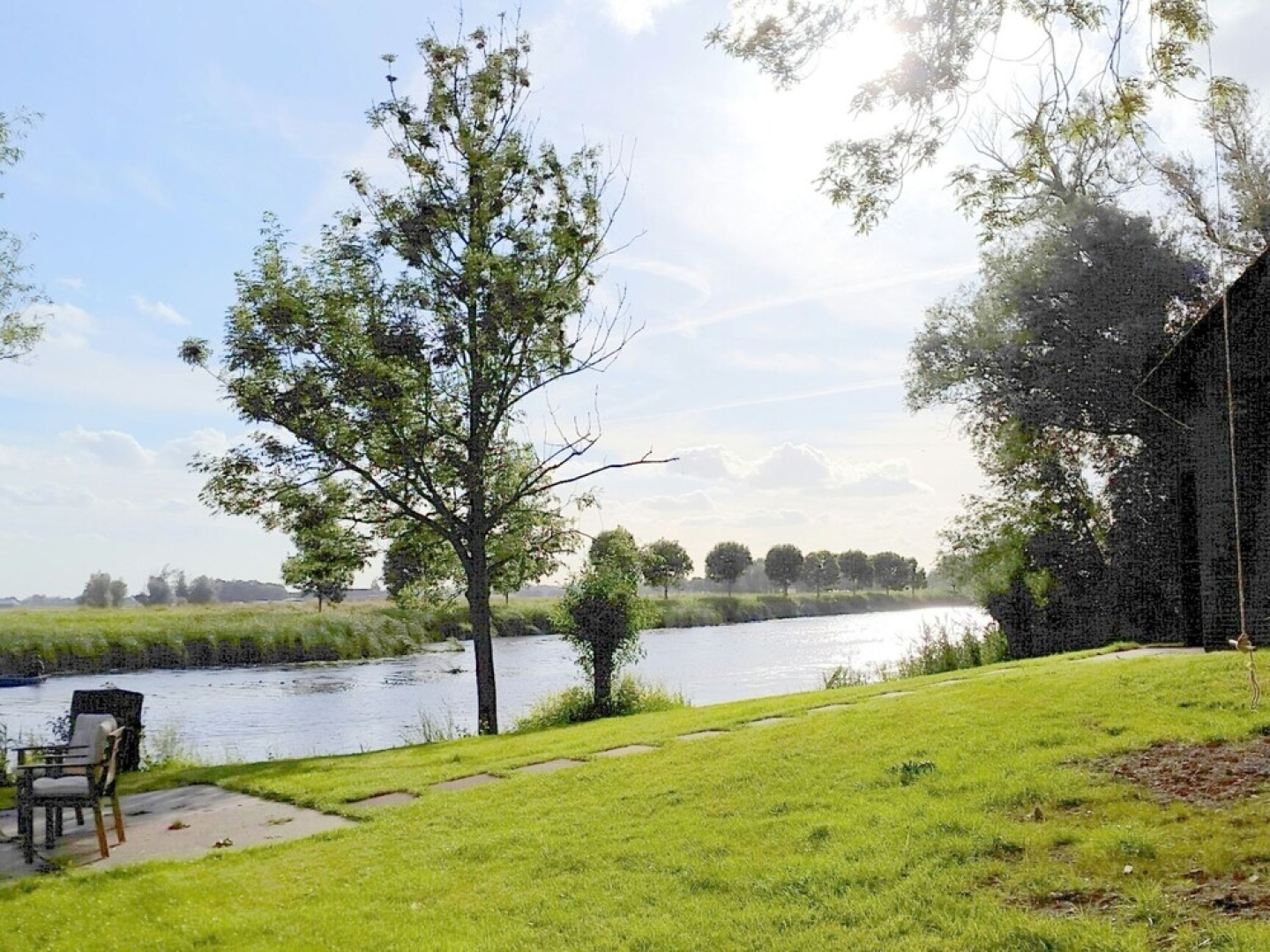 Picturesque Holiday Home in Drimmelen With Garden