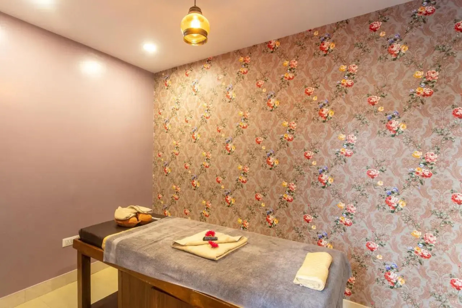 Diamond Palace Lords Plaza