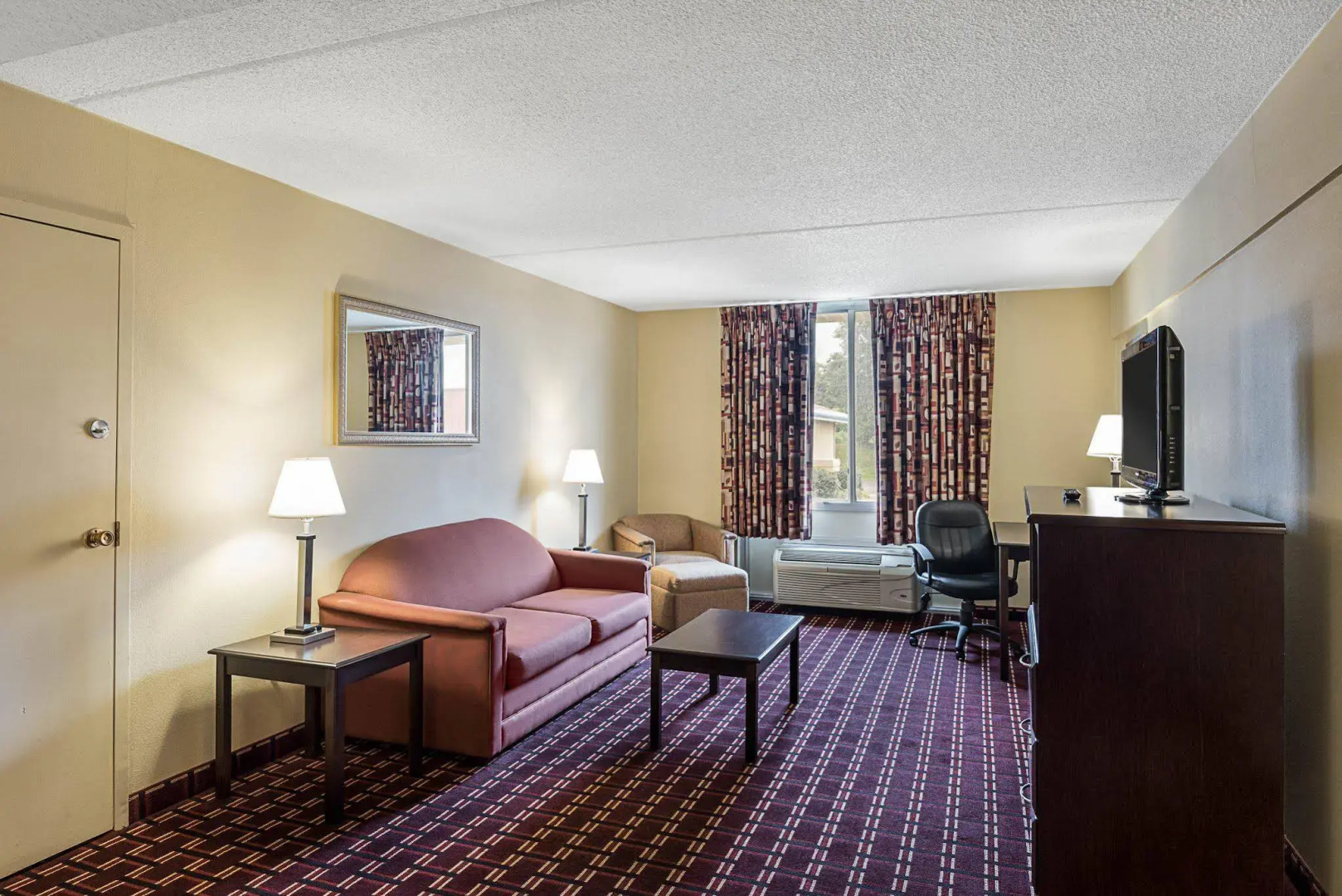 Econo Lodge Inn & Suites Triadelphia - Wheeling