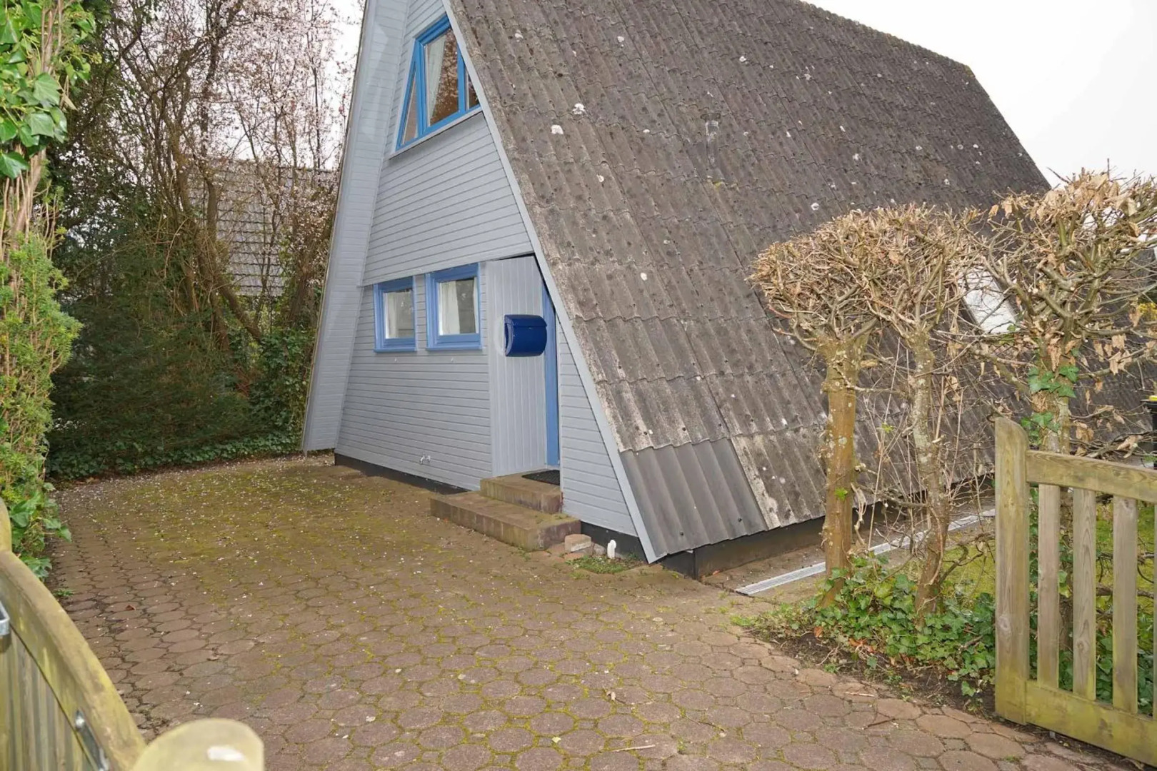 Zeltdachhaus _ grosse Terrasse _ m