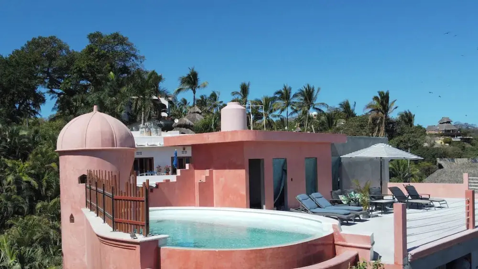 Nomada Wellness Hotel