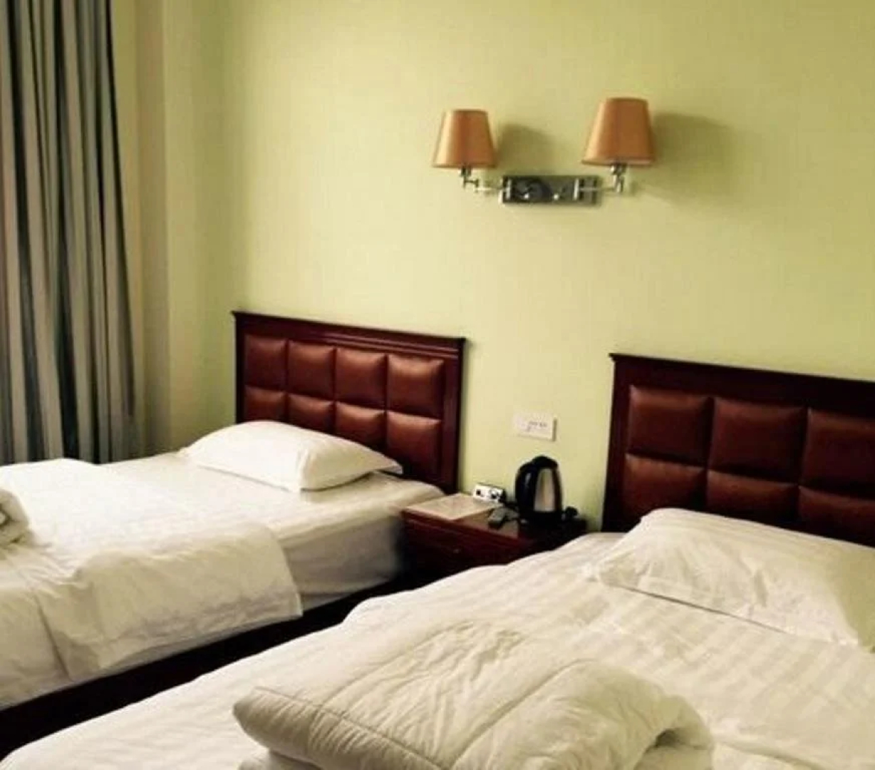 Enshi Grand Canyon Leyi Inn