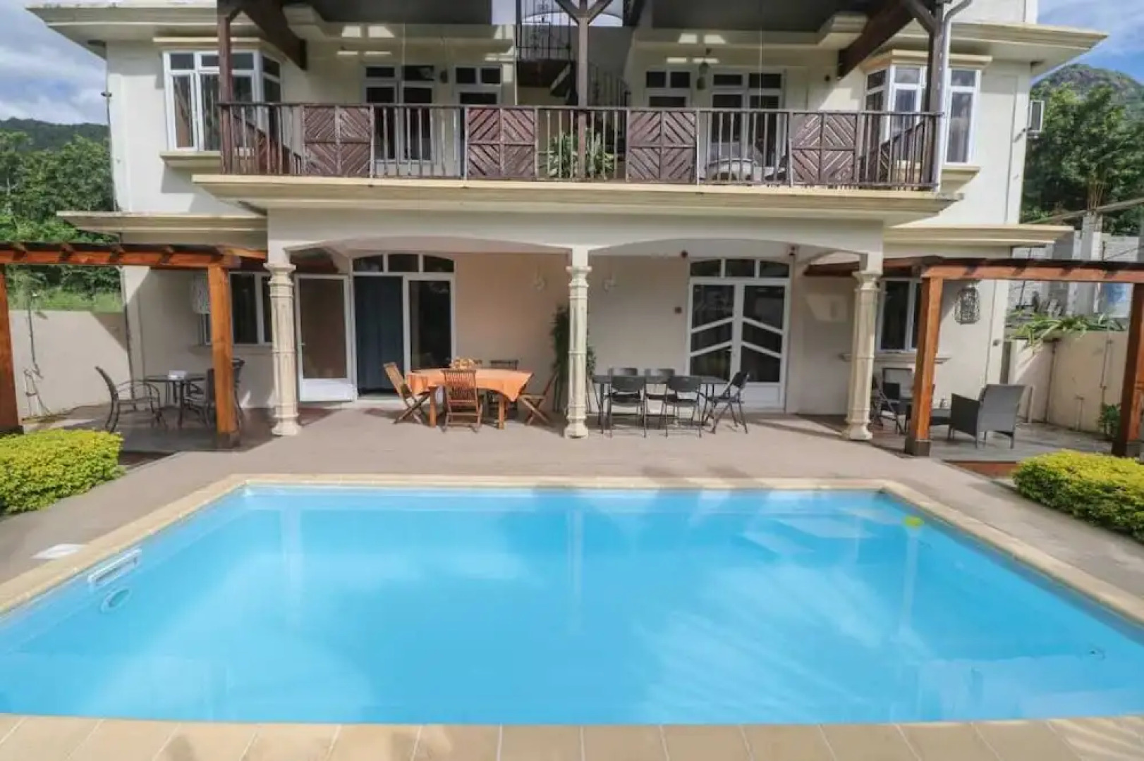 Isola Bella Luxury Villa