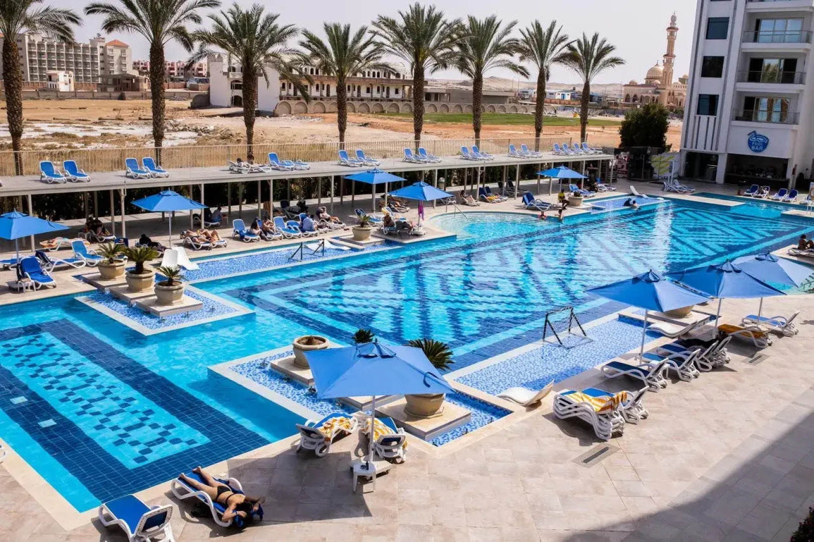 Курортный отель Bellagio Beach Resort