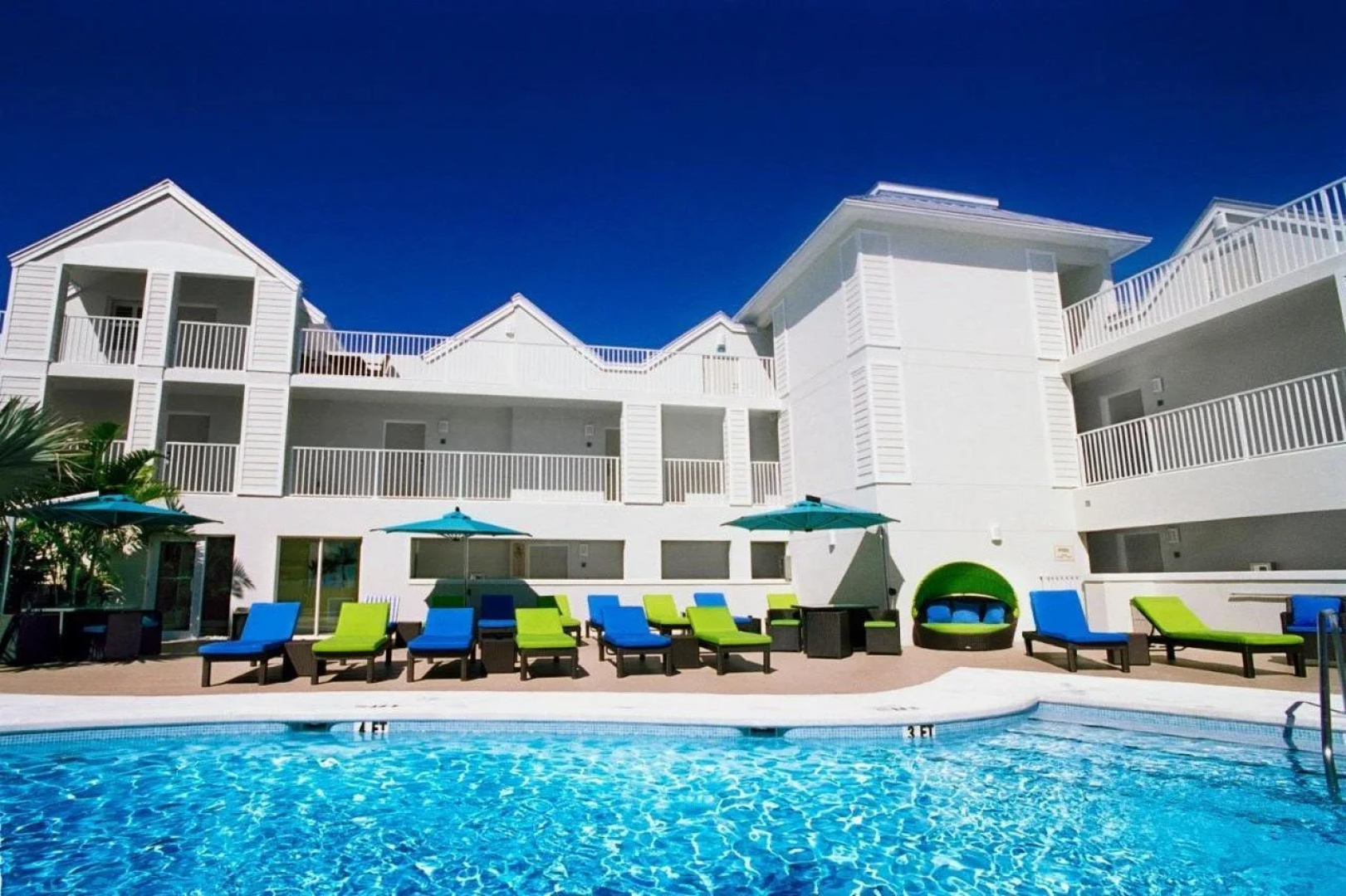 Silver Palms Inn
