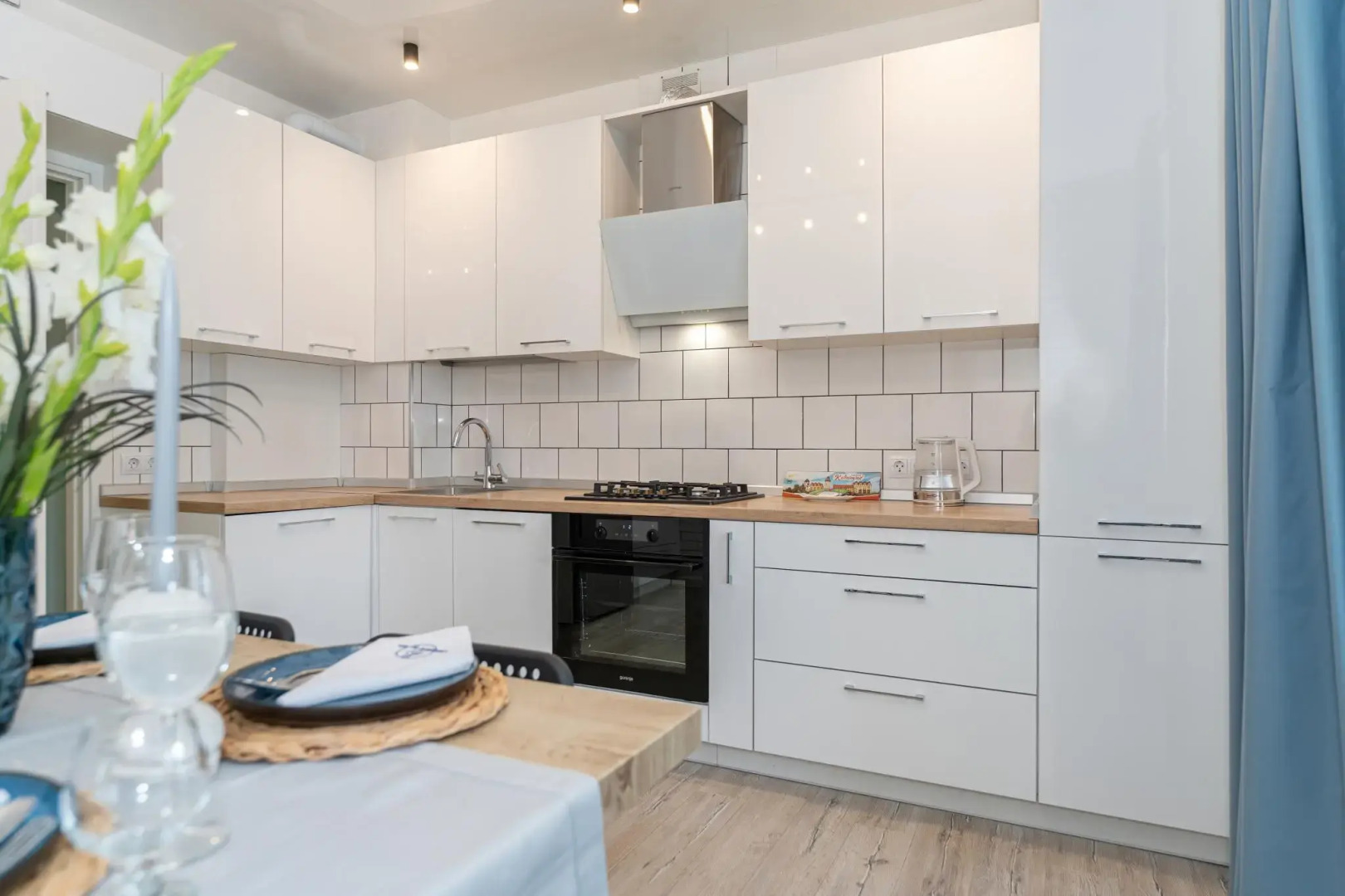 Апартаменты Апарт - Делюкс Легенды Моря в г. Калининград на аллее Знаний д. 5