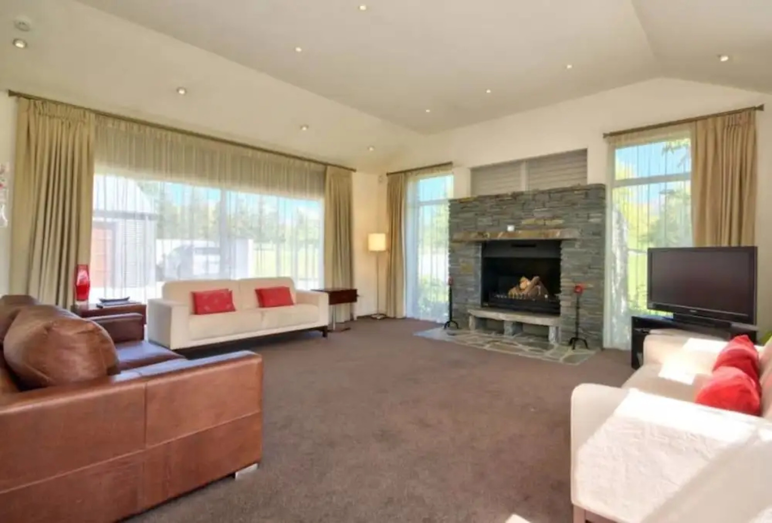 Queenstown Exclusive Retreat with Hot Tub