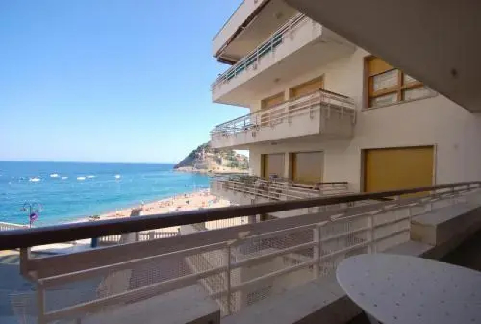 Apartment Lets Holidays Tossa de Mar Beach