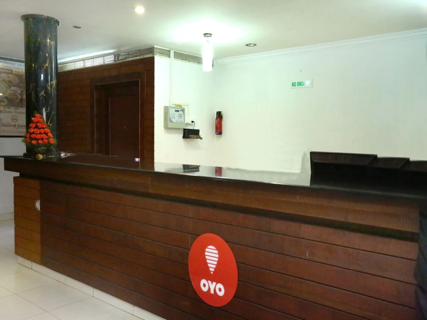 Oyo 15992 Central Hotel