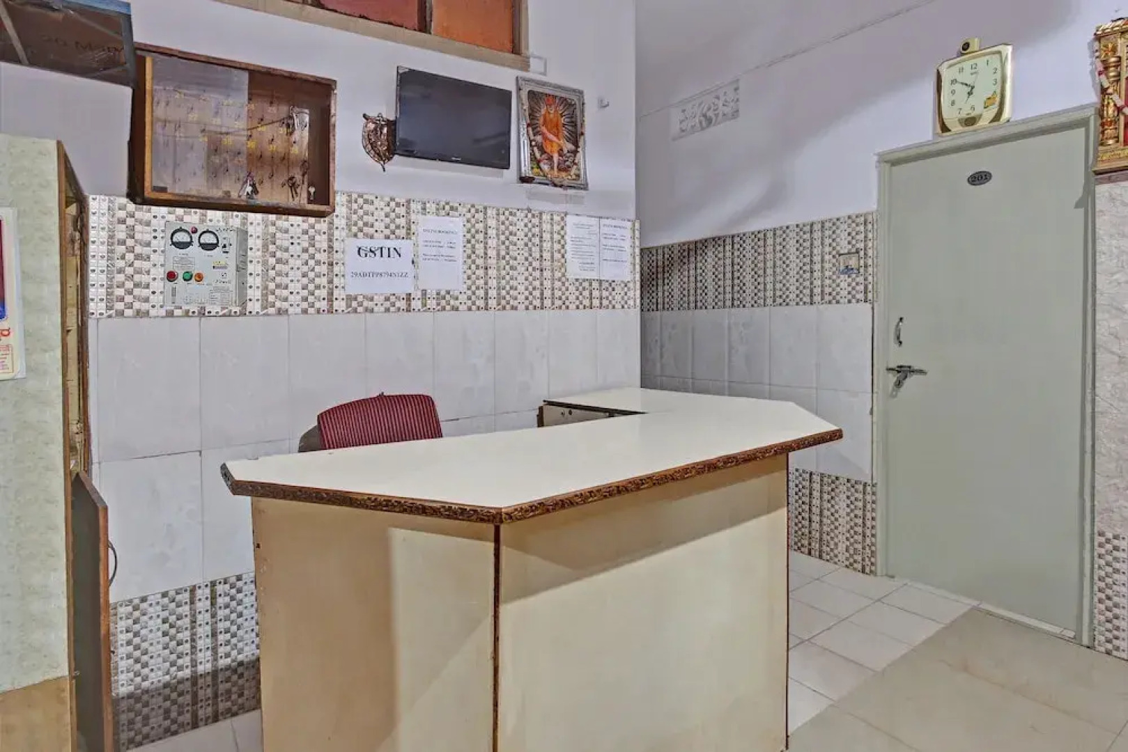 SPOT ON 38681 Sai Palace Lodging & Boarding