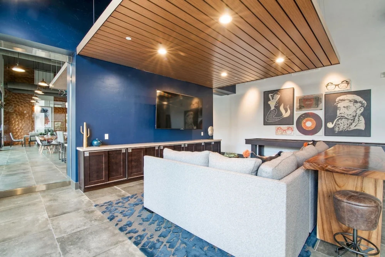 Global Luxury Suites in Menlo Park