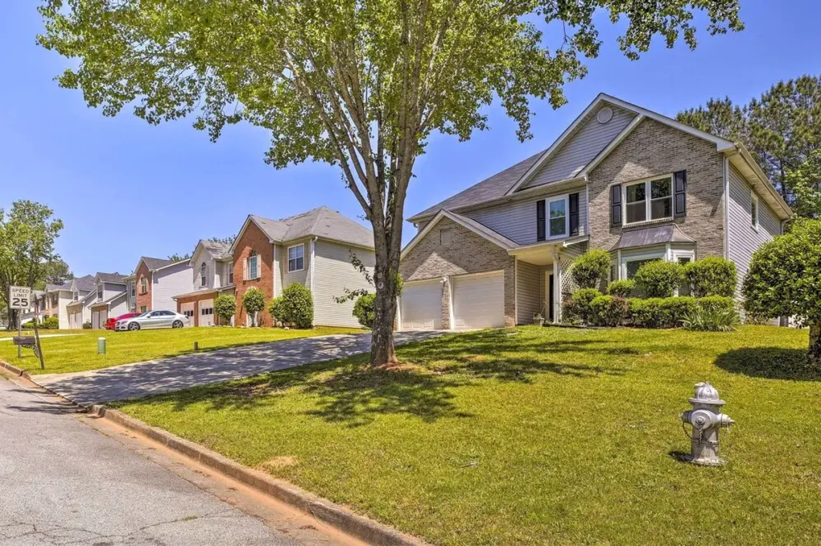 Pet-friendly Home w/ Yard ~ 15 Mi to Atlanta!