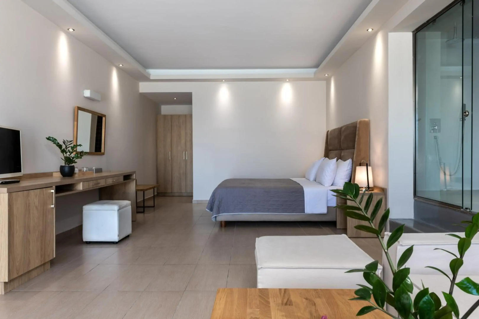 Splendour Hotel and Suites