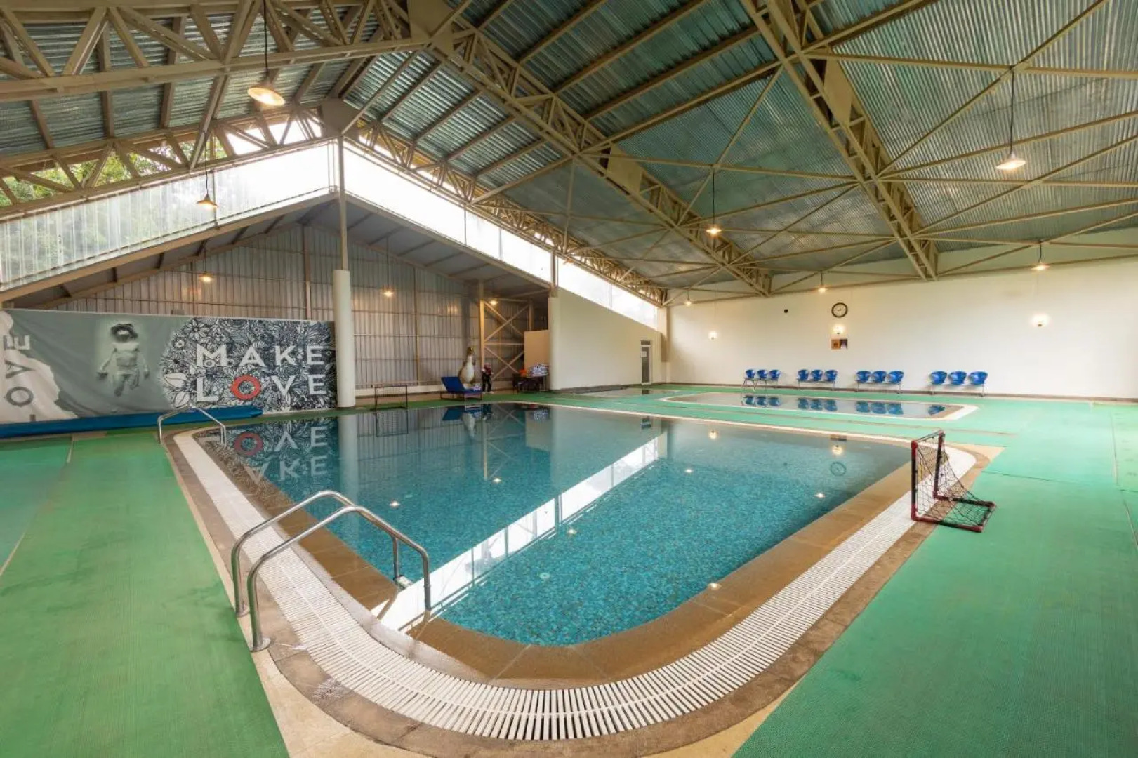 Honey Dewz Exotica Hotel & Resort