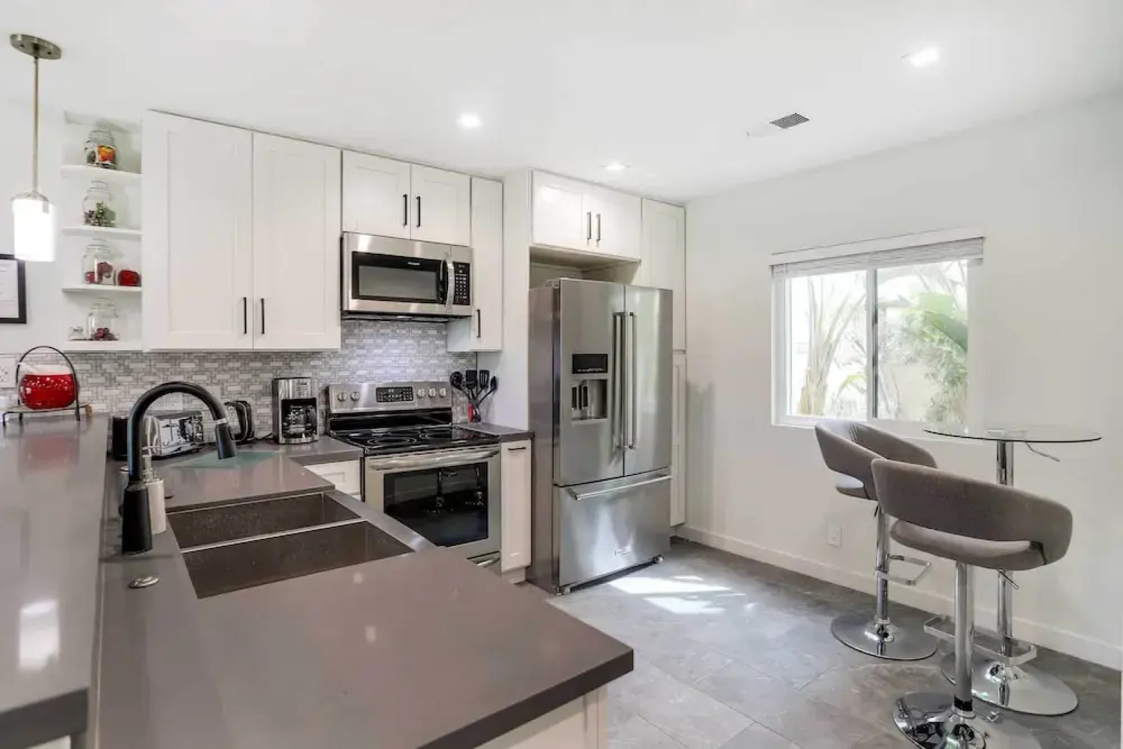 Golf Haven w/ Pool Access - 5 Mi to Palm Springs