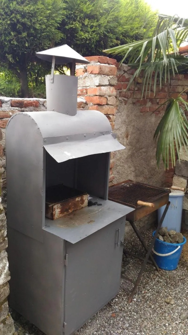 Bulldog Hostel & Club