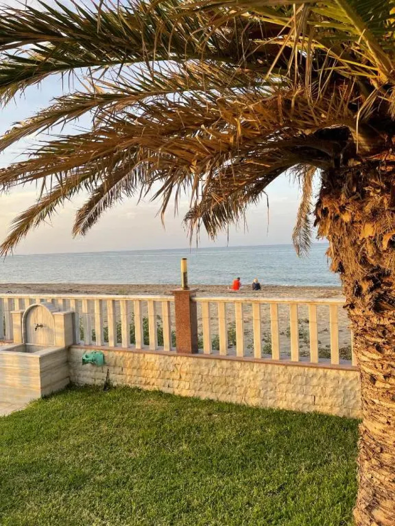 Πολυτελείς διαμερισμα 5 μέτρα από την θάλασσα 6 ατομων