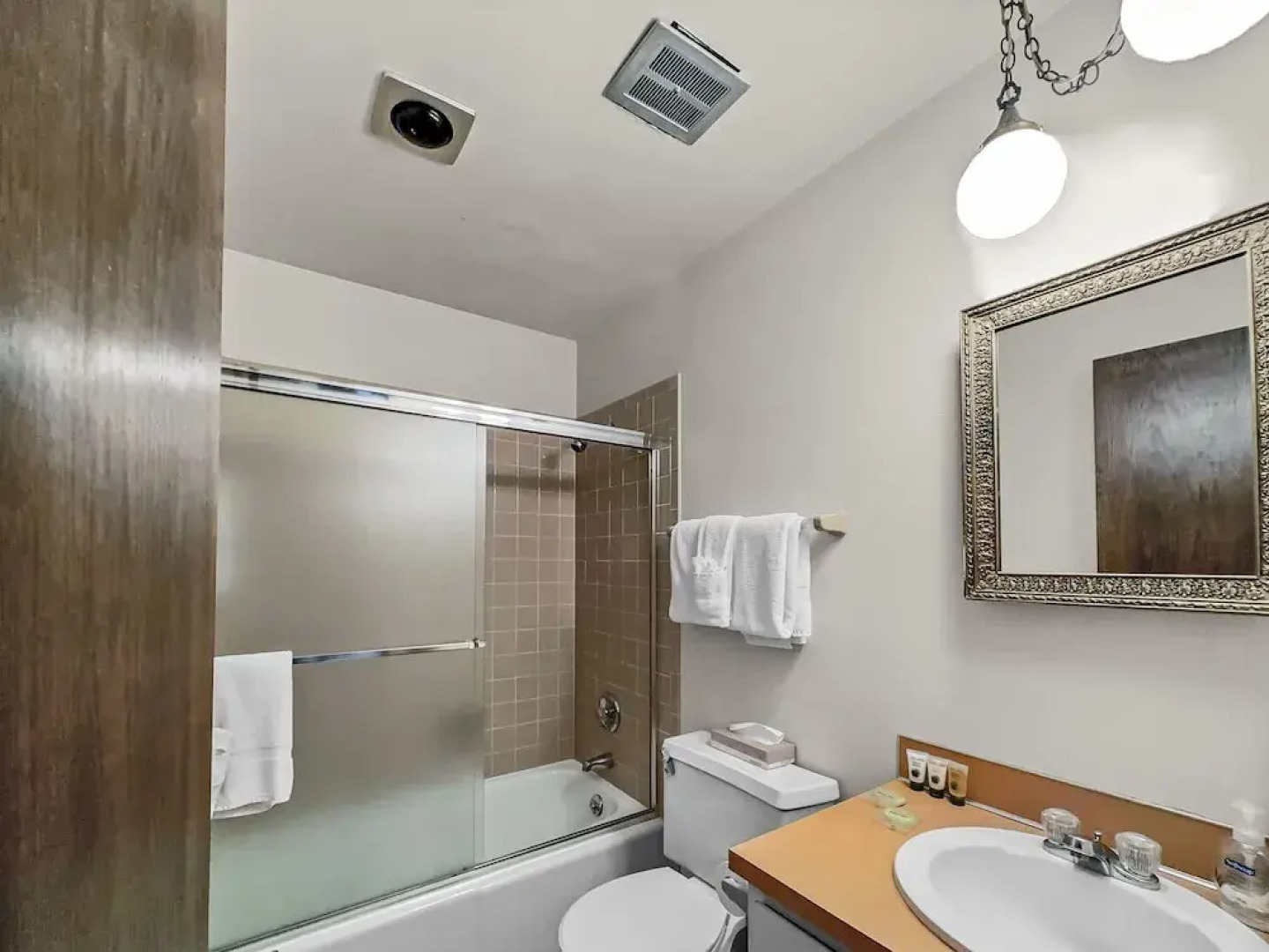 Cc43 Chateau Claire 2 Bedroom Condo by RedAwning