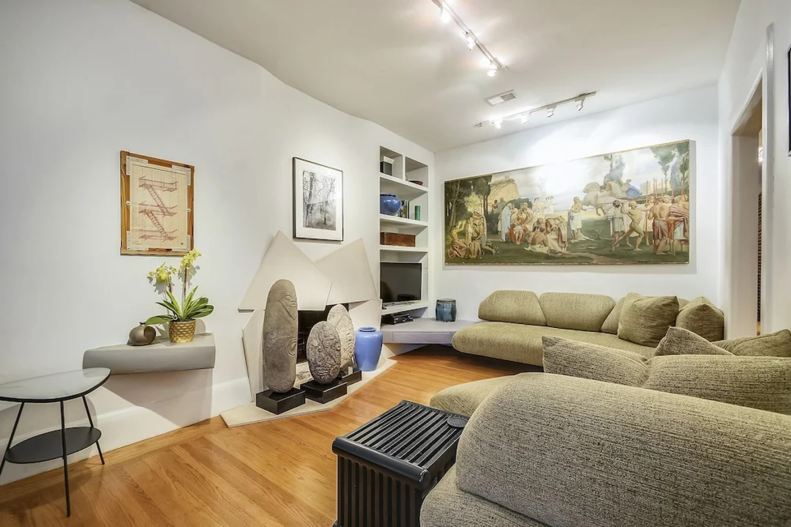 Newly Remodeled Loft In Lower Nob Hill 2 Bedroom Home by RedAwning
