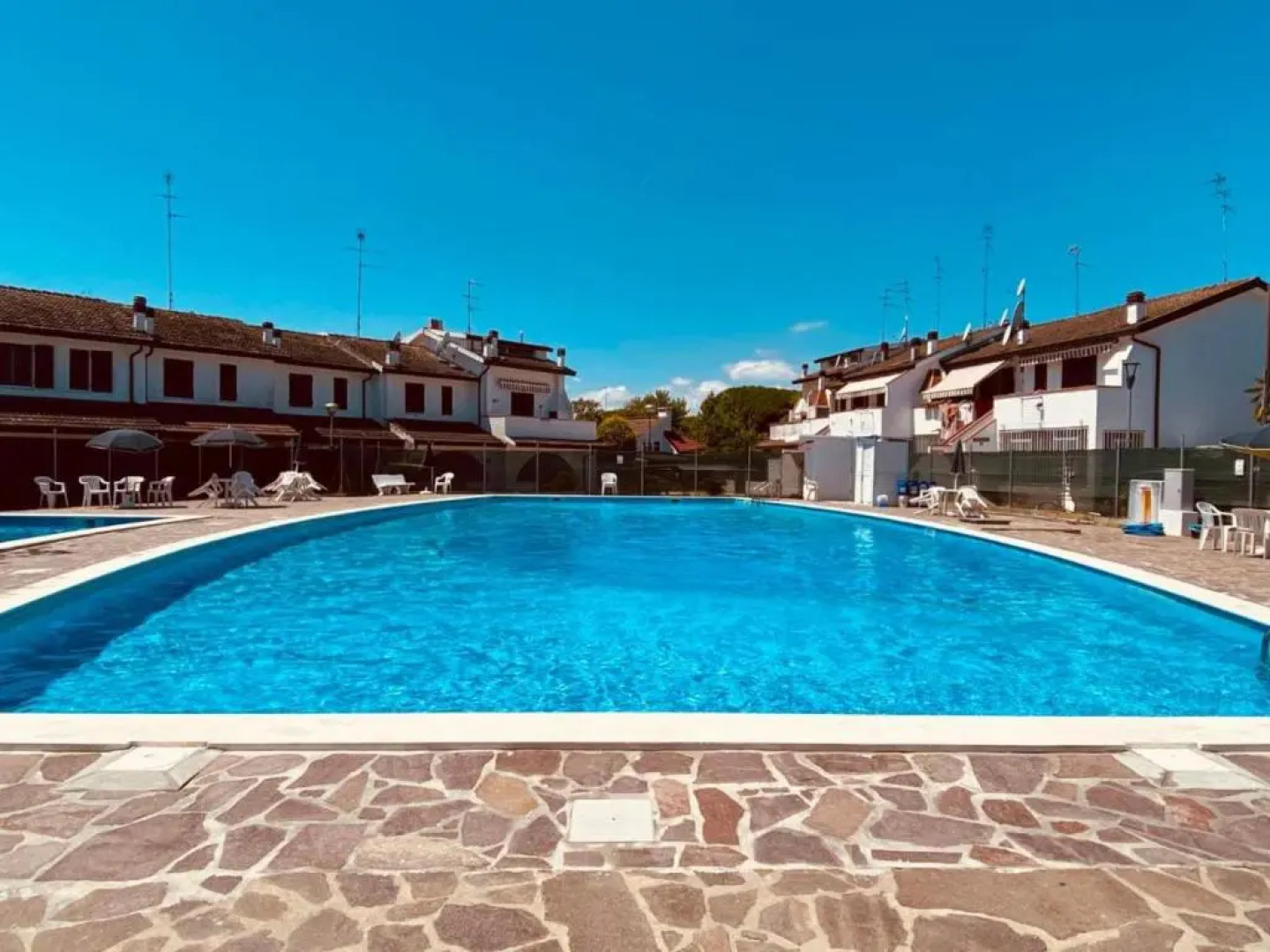 Appartamento 4 posti con piscina balcone e bbq