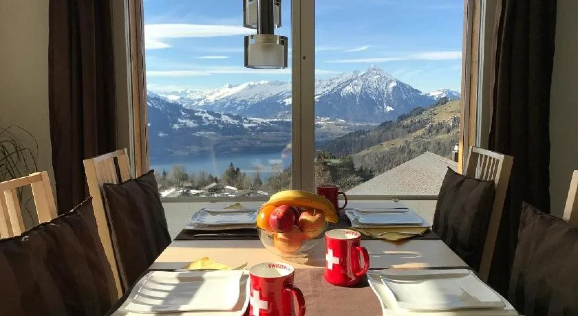 Swiss Lakeview Apartment