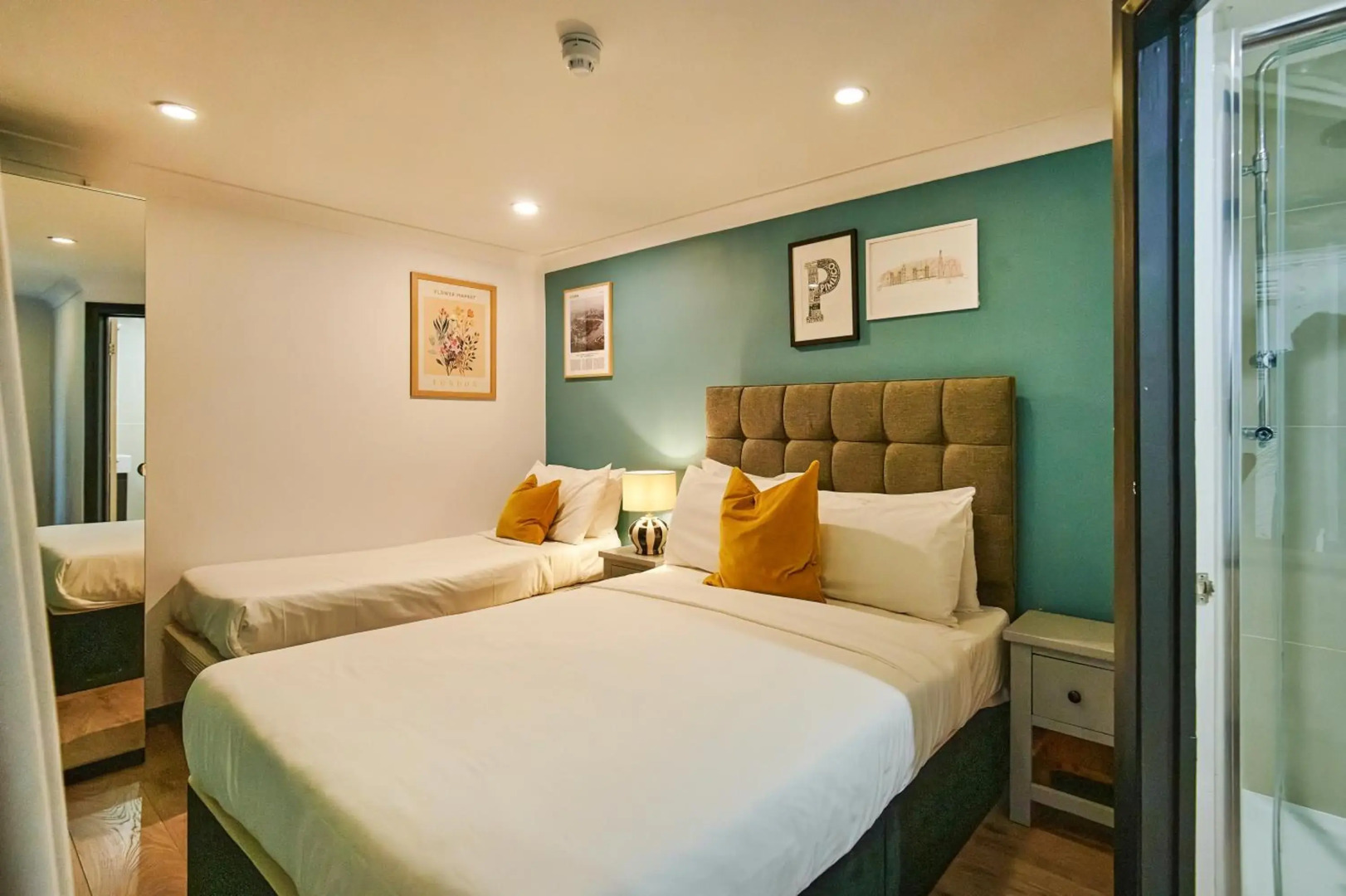 Huttons Hotel, Victoria London