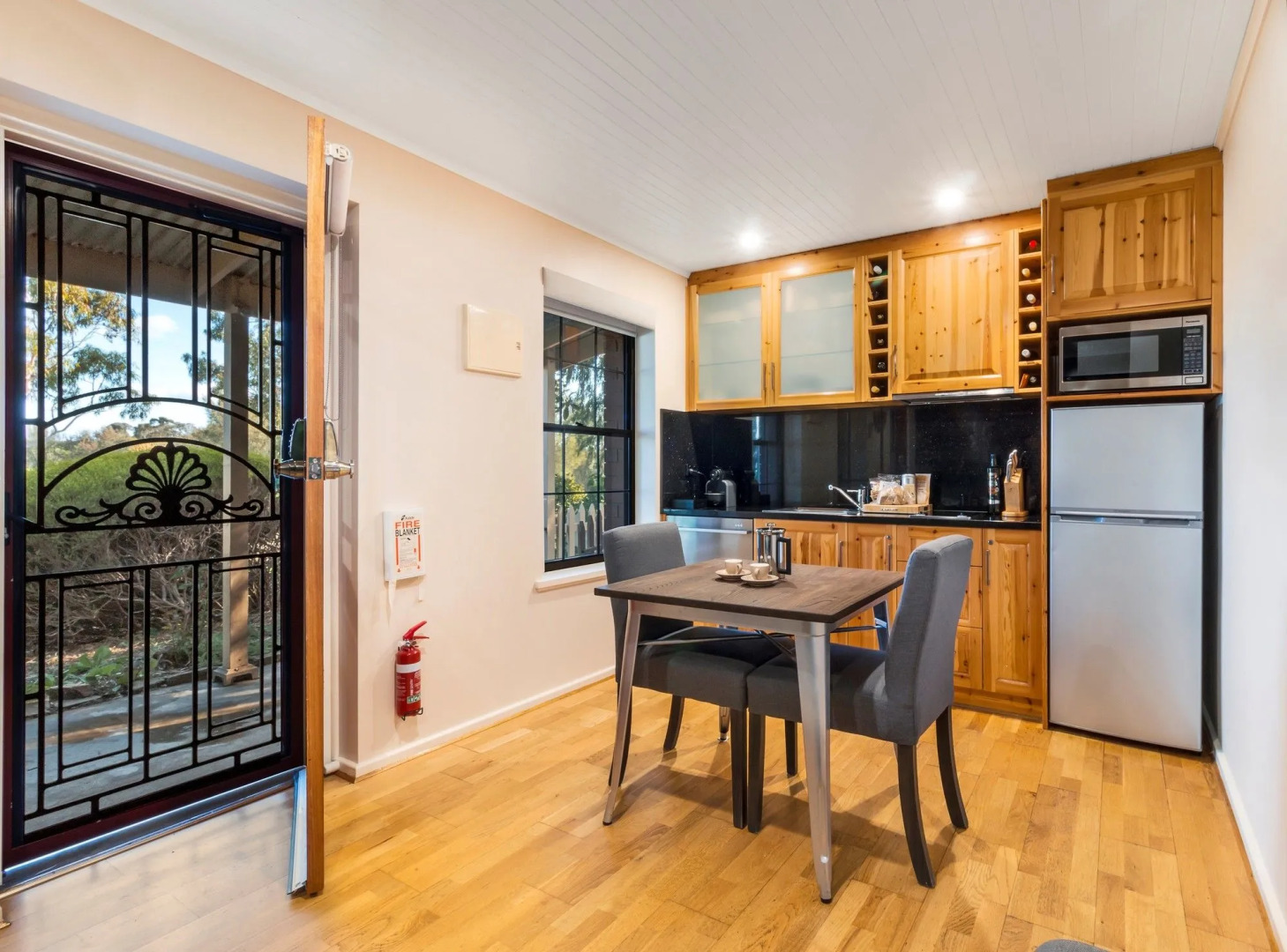 Stonewell Cottages & Vineyards