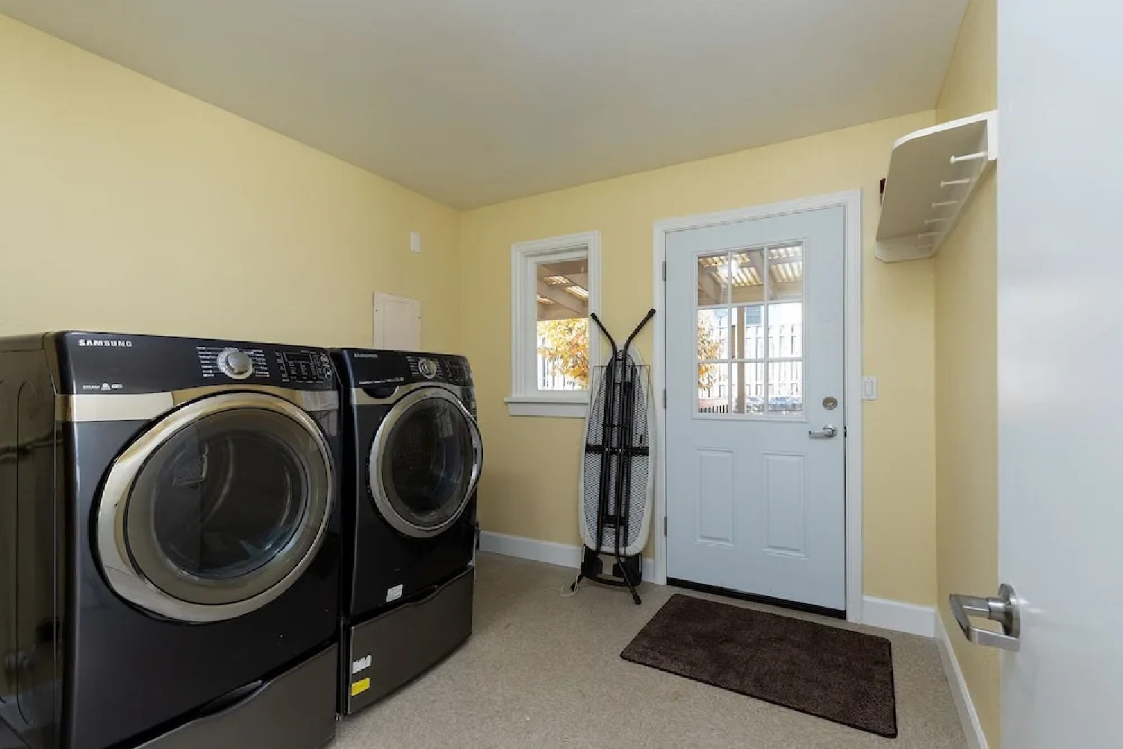 Happy Valley Bright Urban House