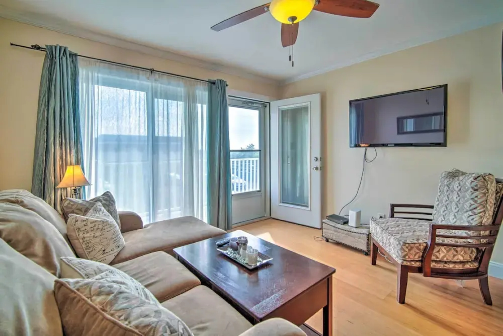 Beautiful Brigantine Condo - Walk to Beach!