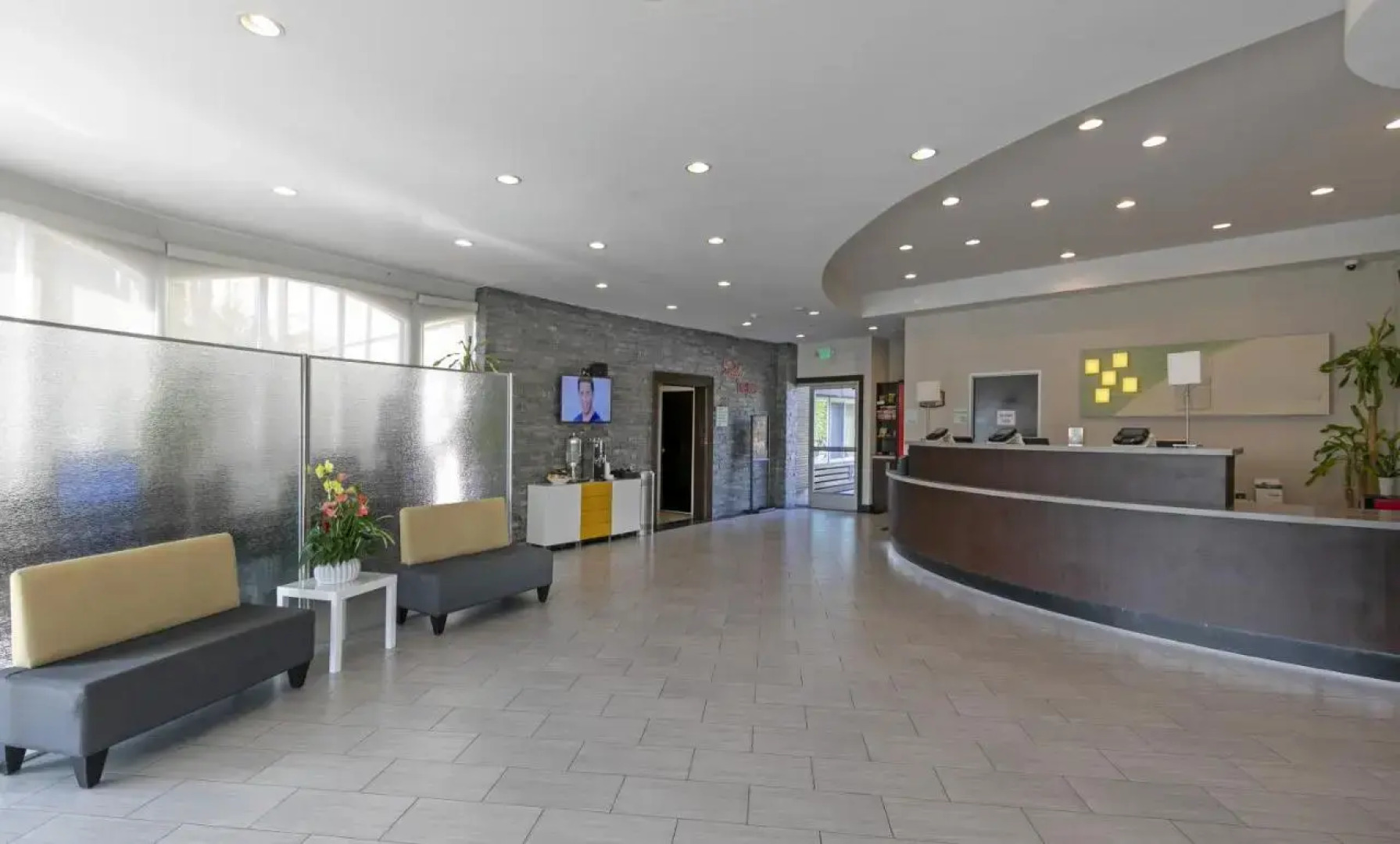 Clarion Near Fairplex