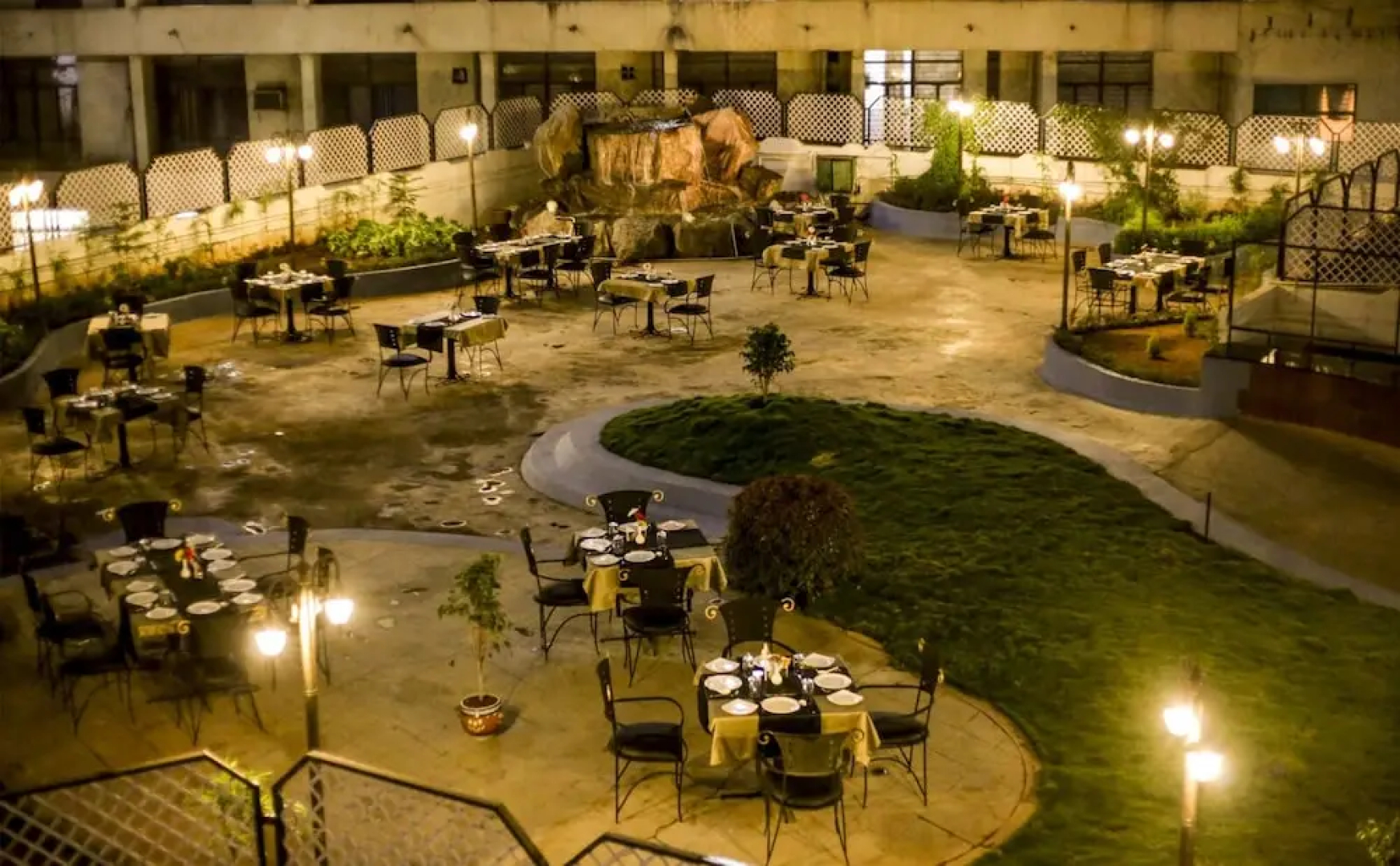 Hotel Trupti International by Iroomz