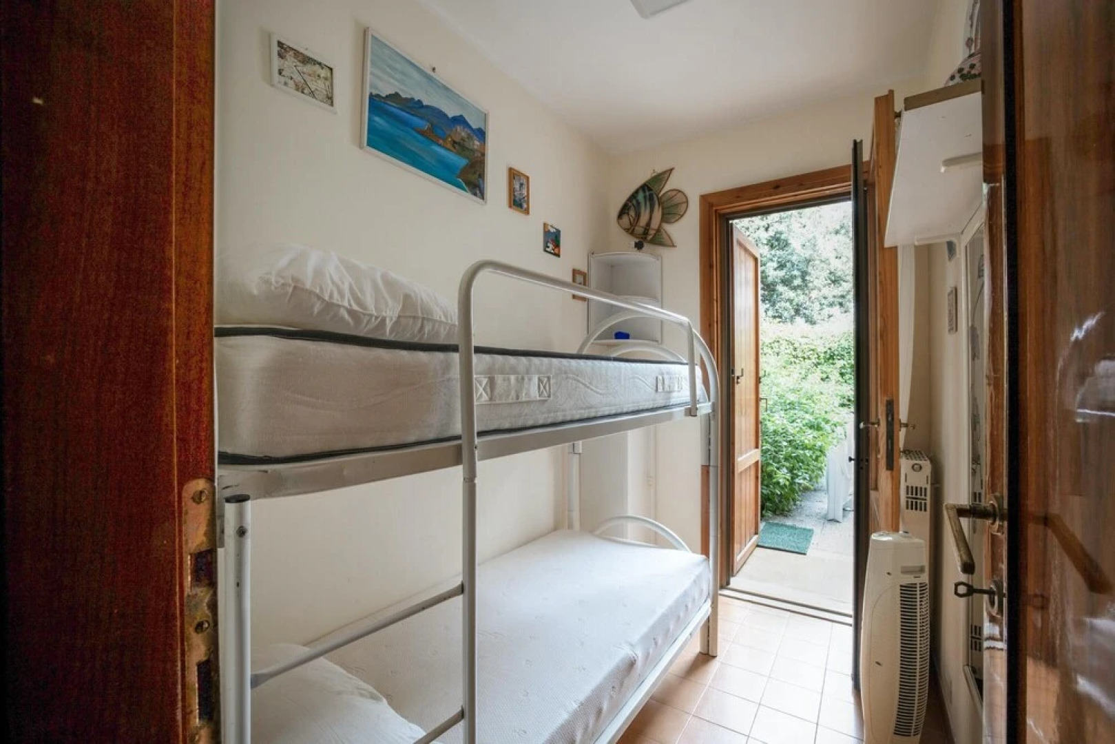 House with 3 Bedrooms in Sabaudia, with Wonderful Lake View And Enclosed Garden - 800 M From the Beach