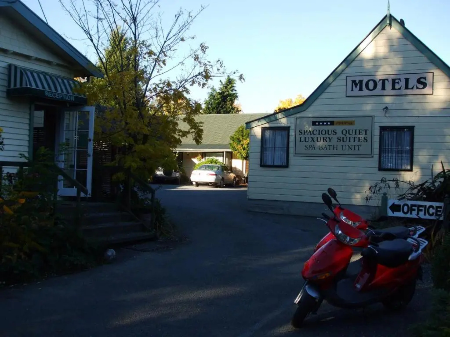 Glenalvon Lodge Motel