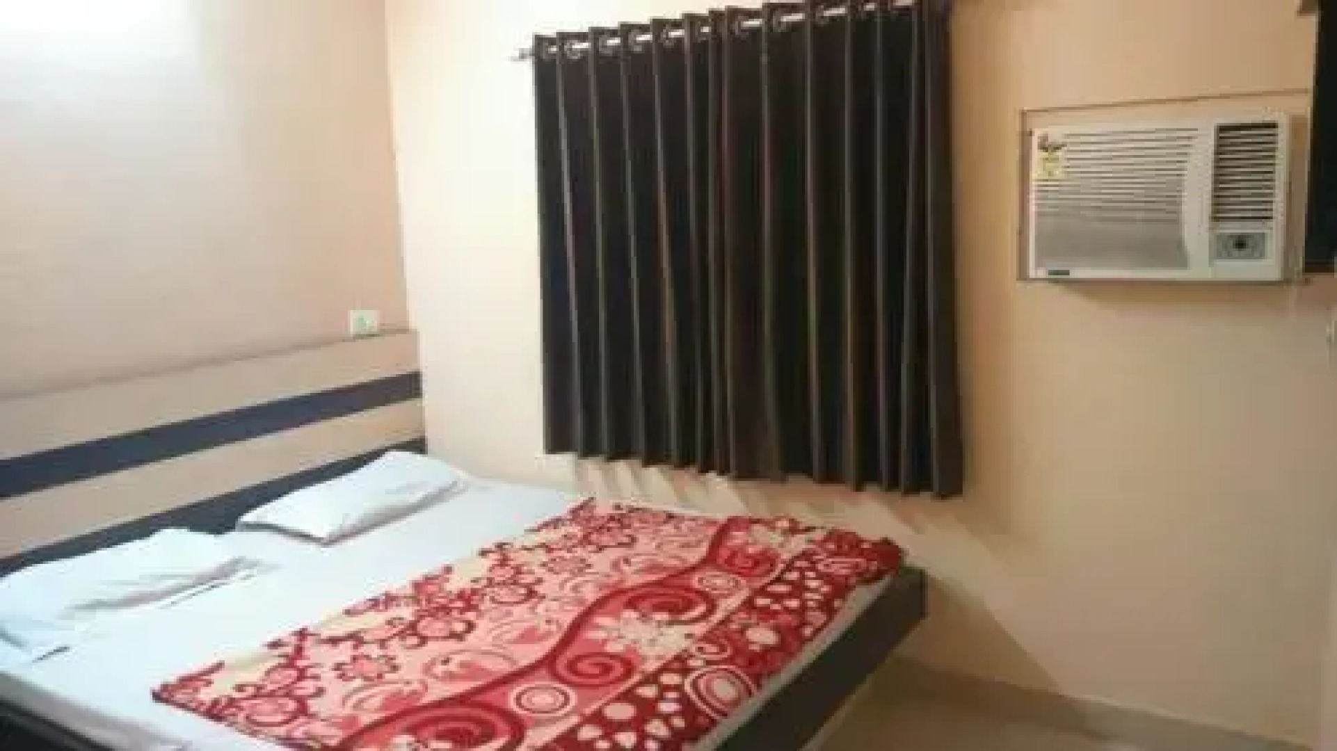 Hotel Madhav