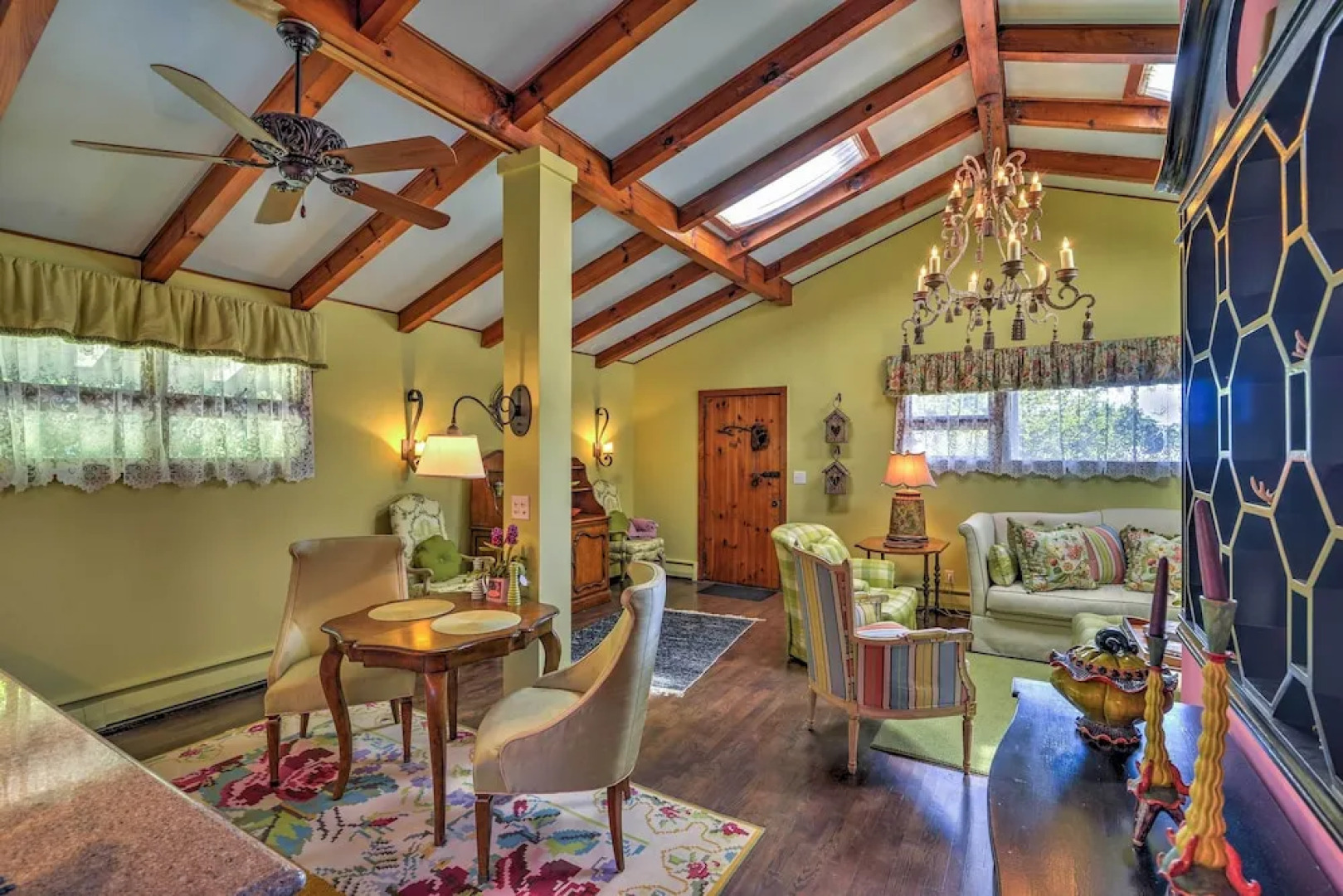 Charming Blue Ridge Cottage w/ Stunning Views!